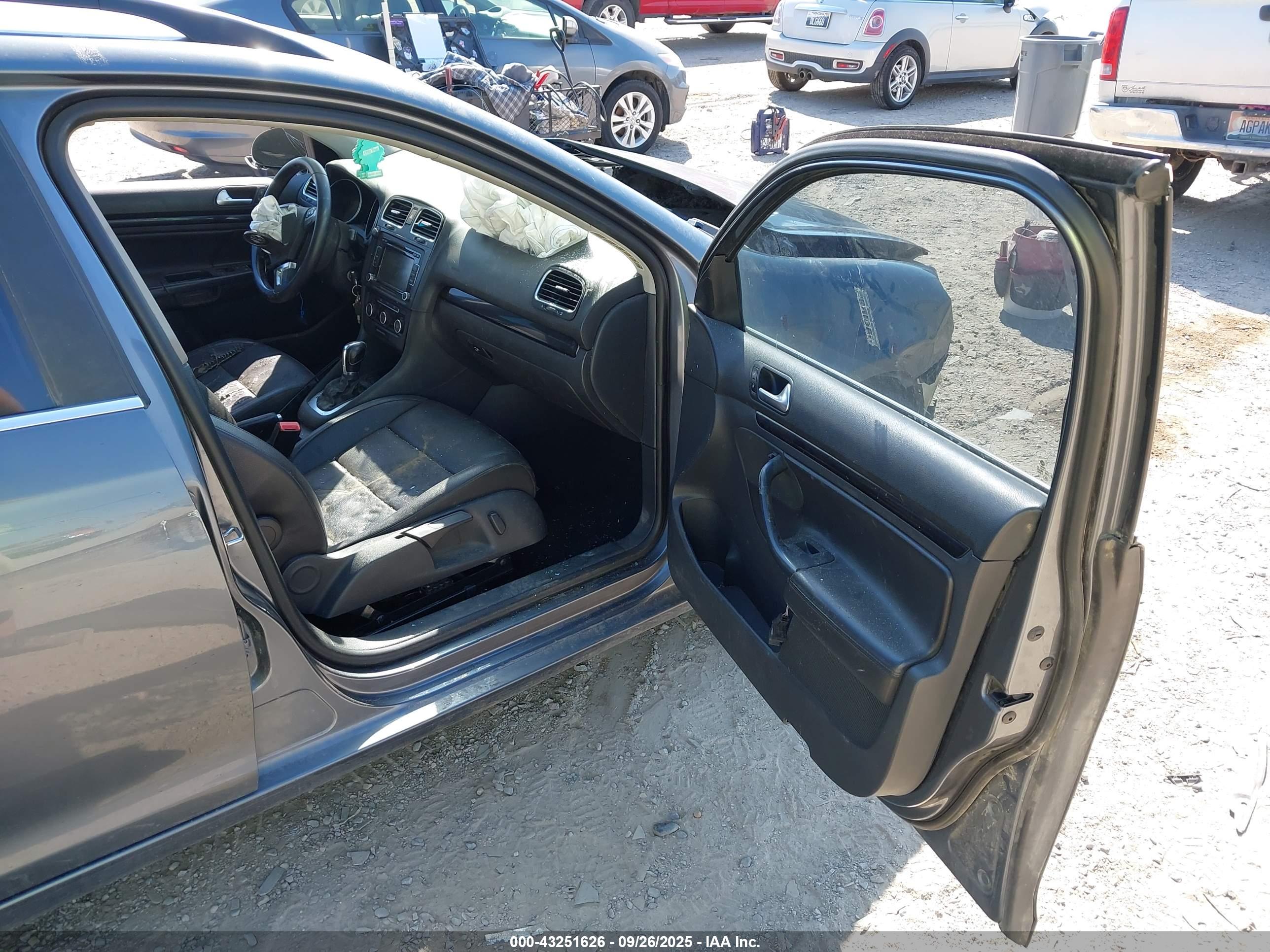 VOLKSWAGEN JETTA image 5