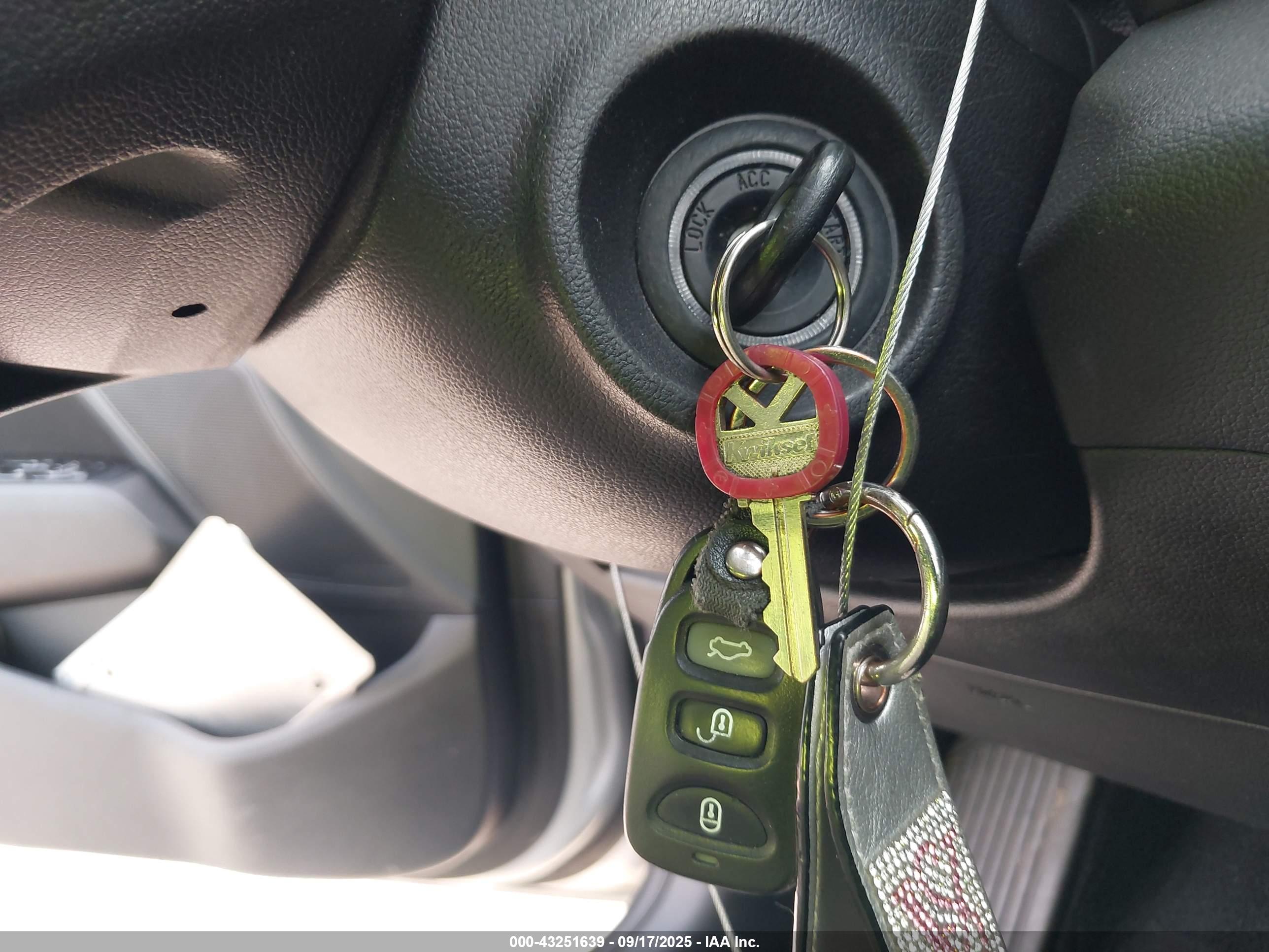 HYUNDAI ELANTRA image 11