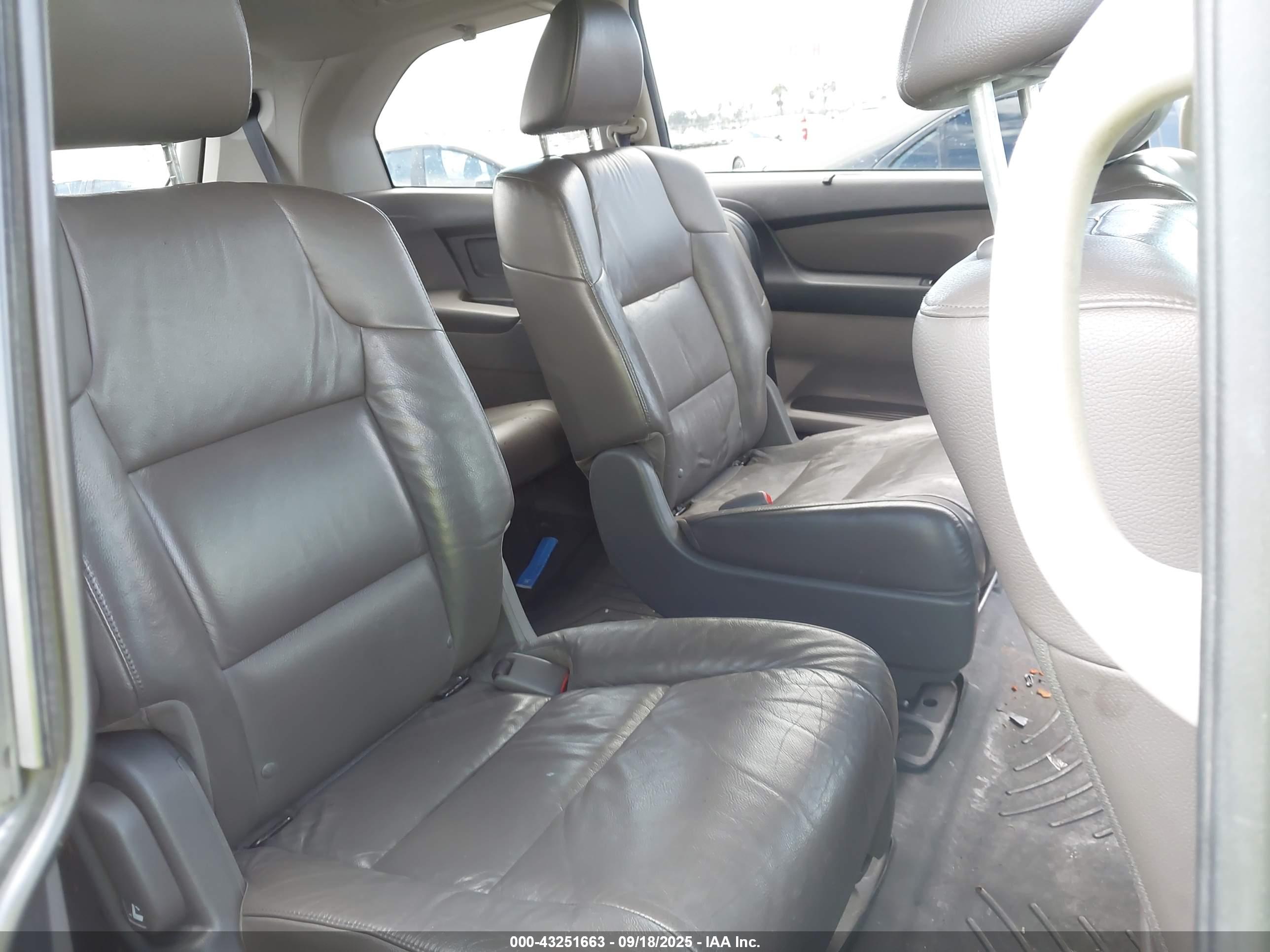 HONDA ODYSSEY image 8