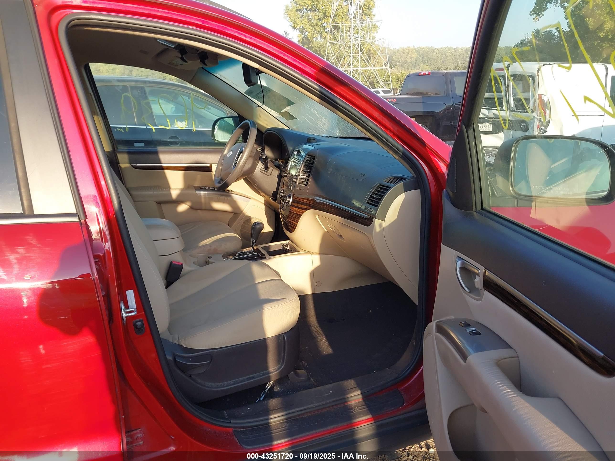 HYUNDAI SANTA image 5