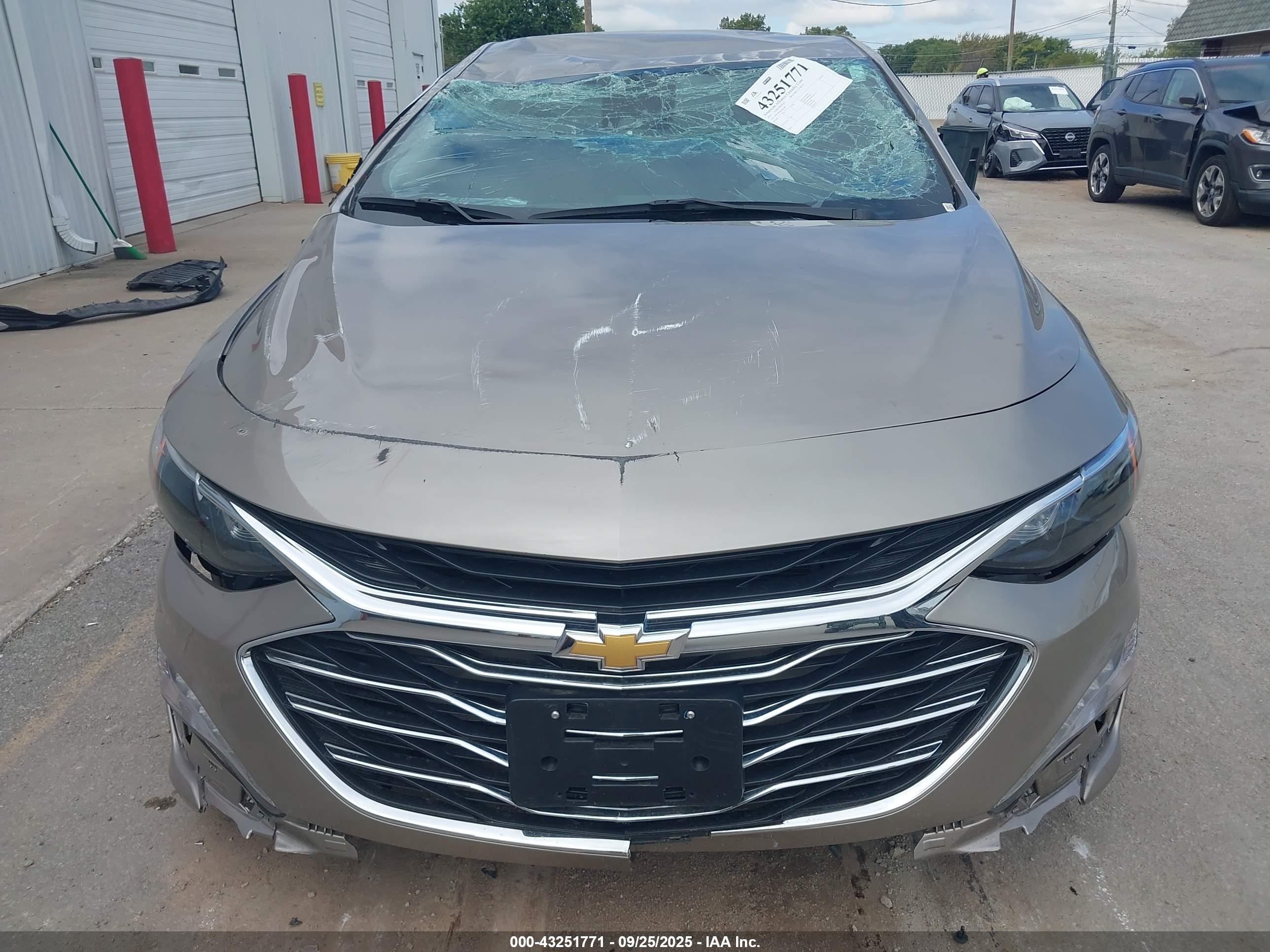 CHEVROLET MALIBU image 6
