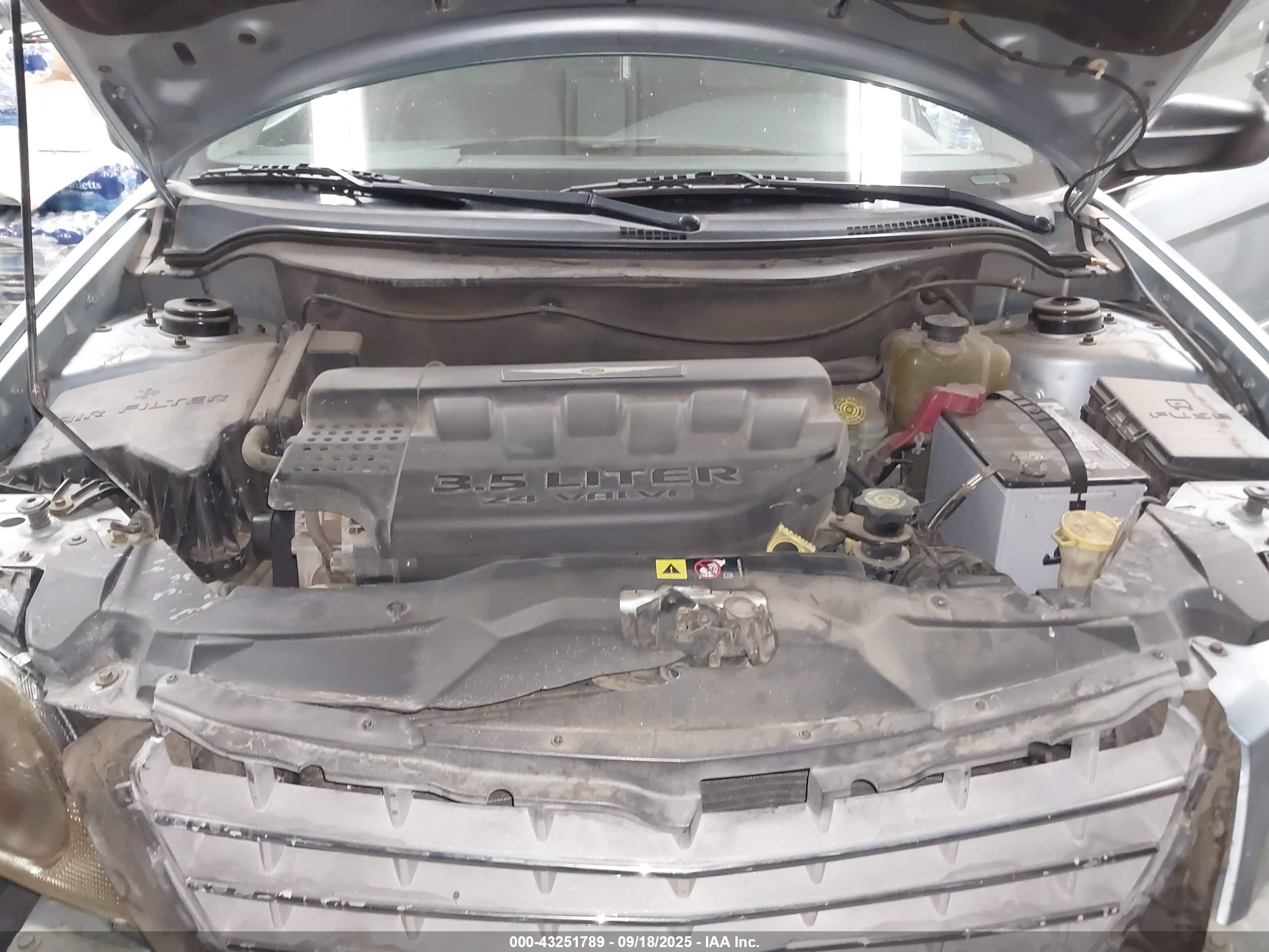 CHRYSLER PACIFICA image 10