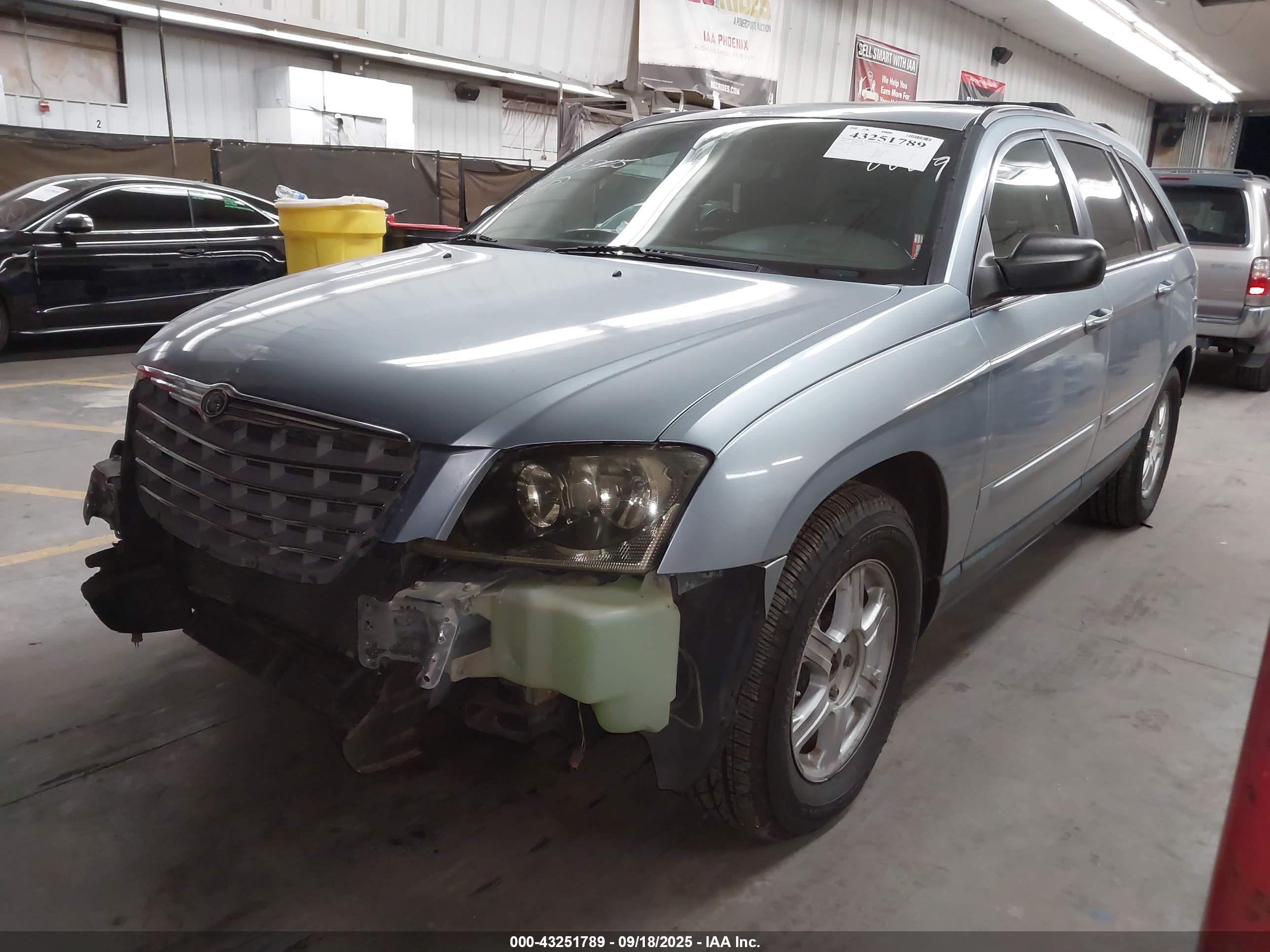 CHRYSLER PACIFICA image 2