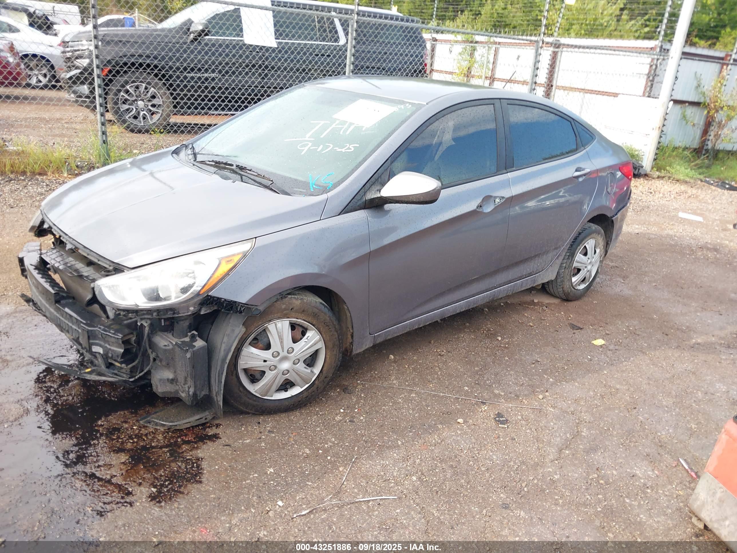 HYUNDAI ACCENT image 2