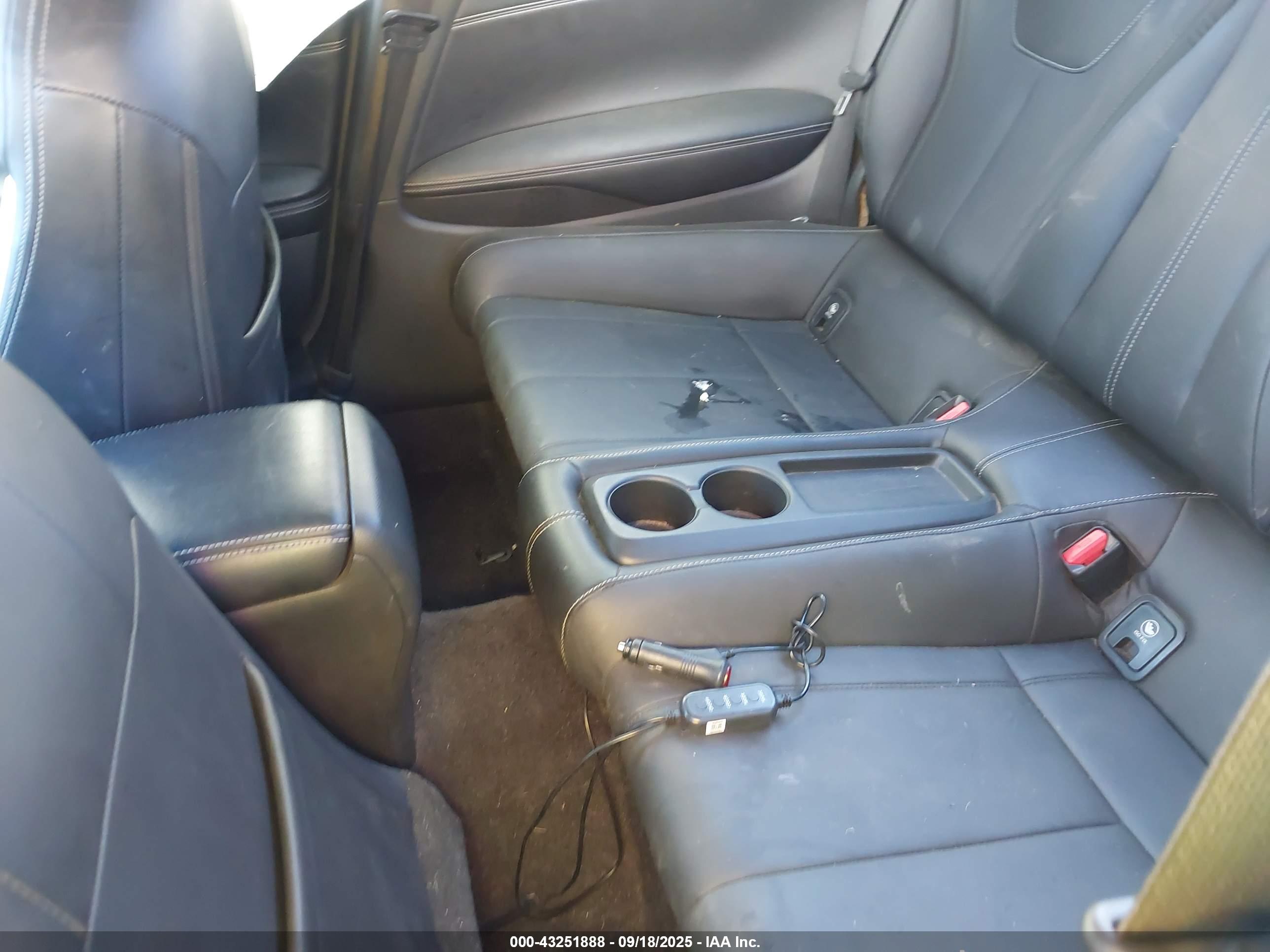 INFINITI Q60 image 8