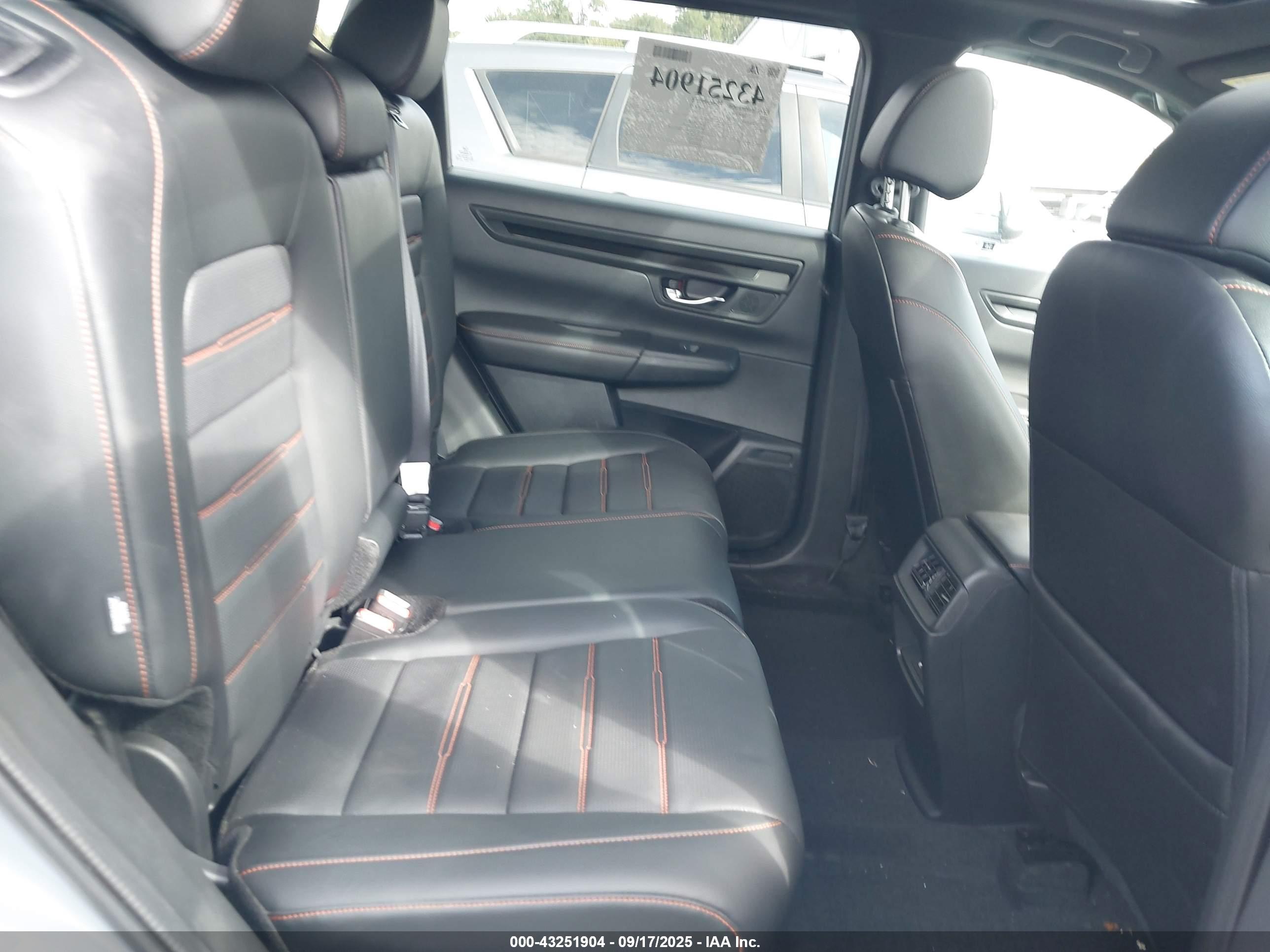 HONDA CR-V image 8