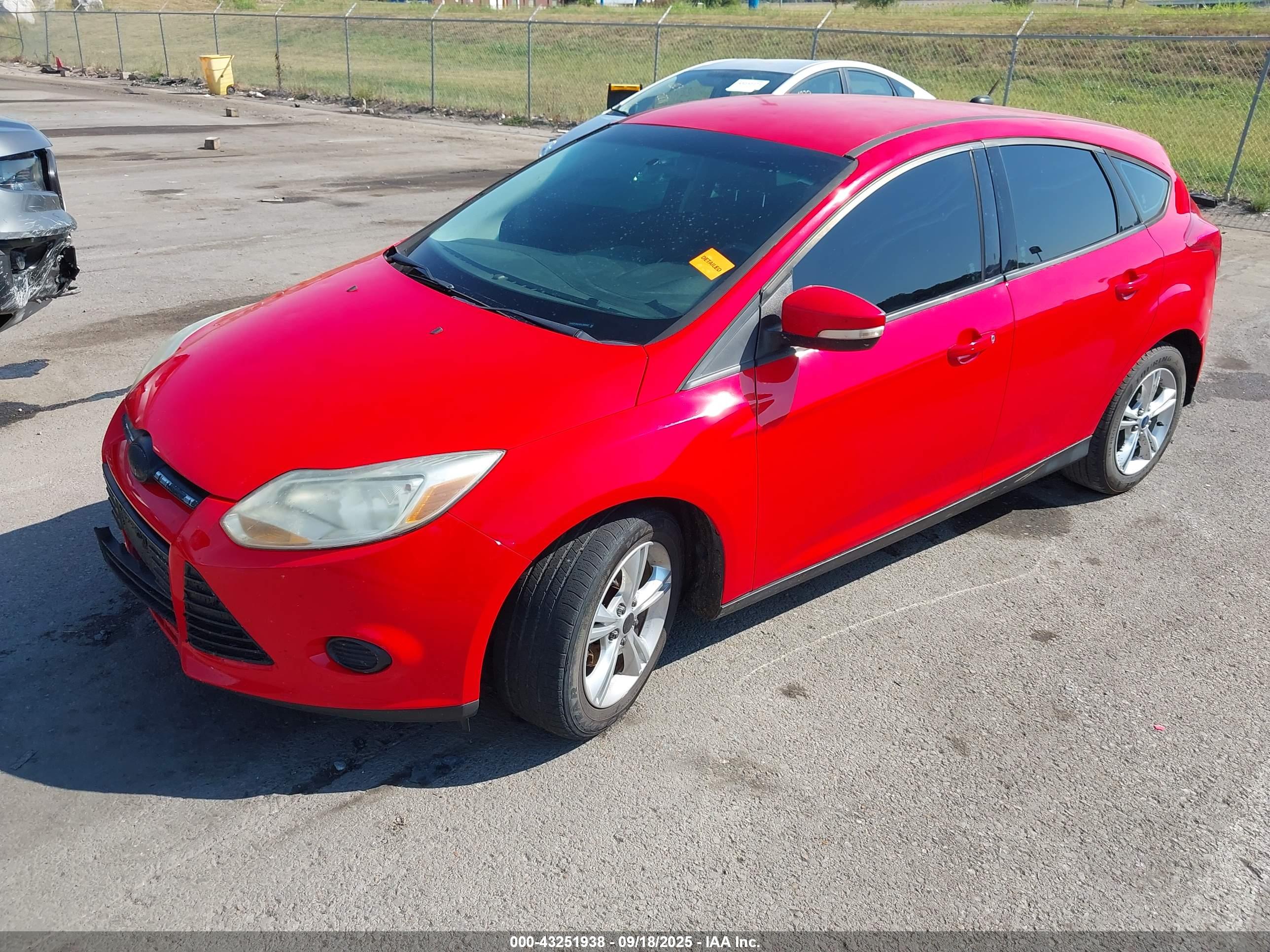FORD FOCUS image 2