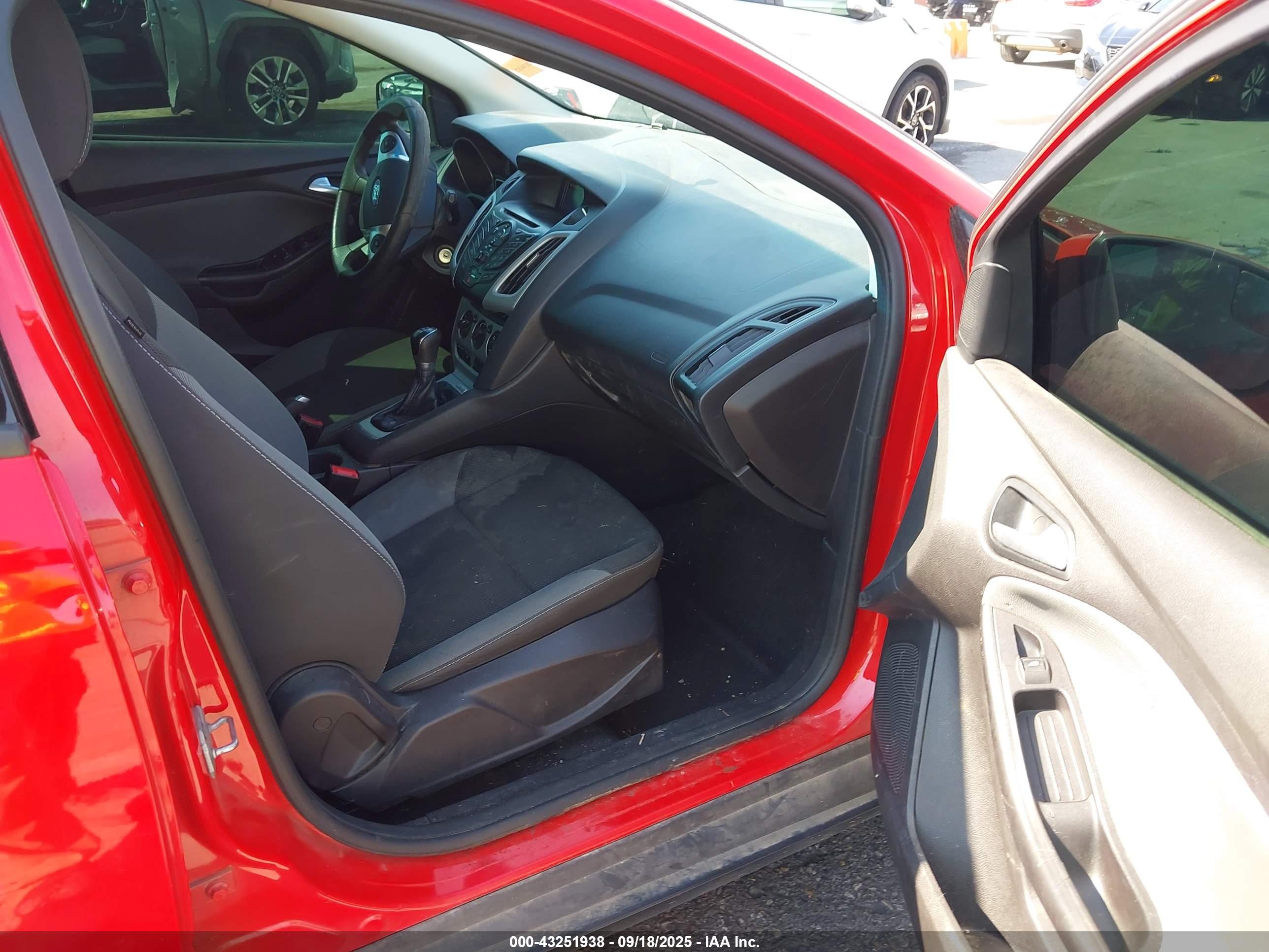 FORD FOCUS image 5