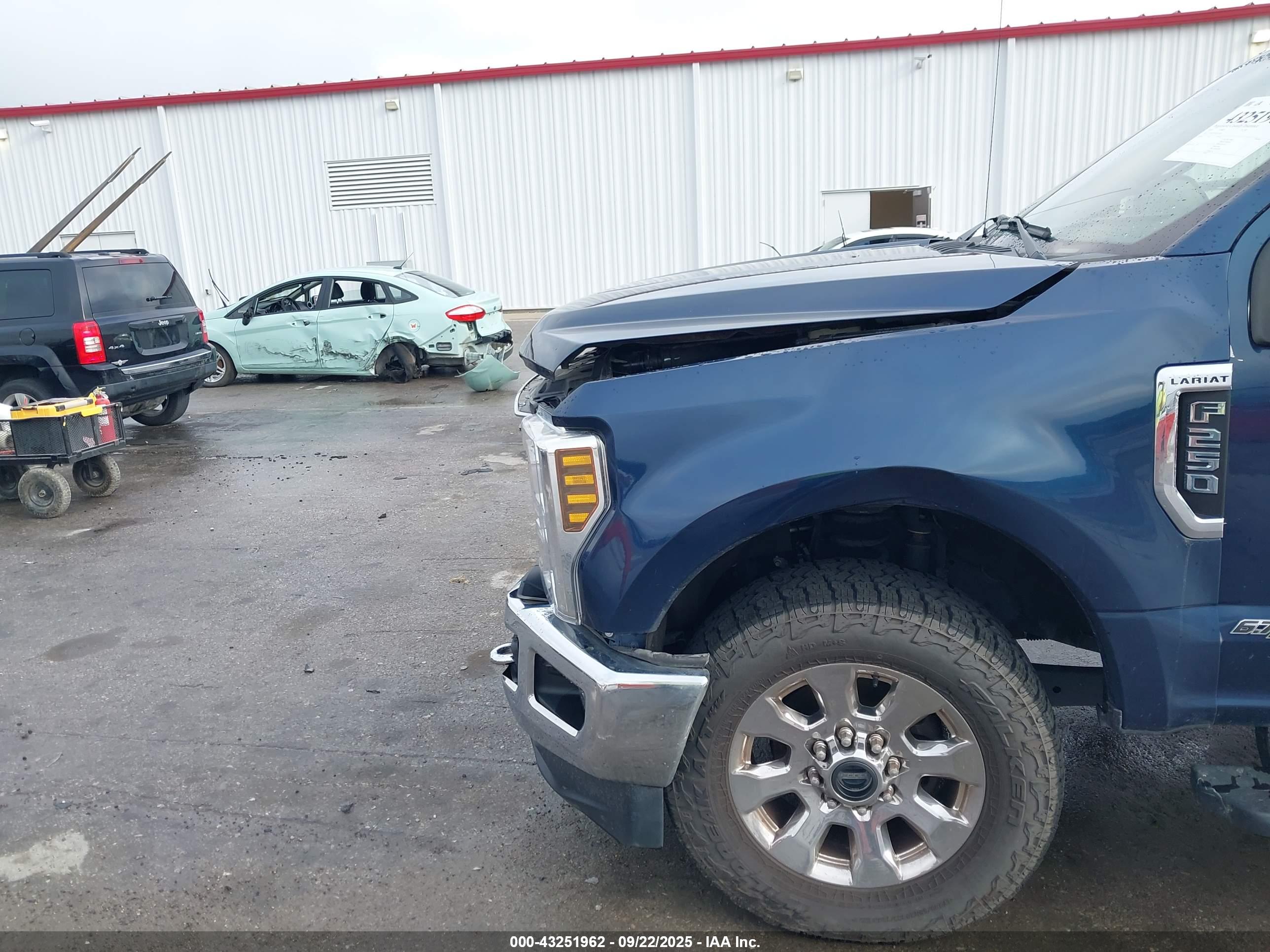 FORD F-250 image 6