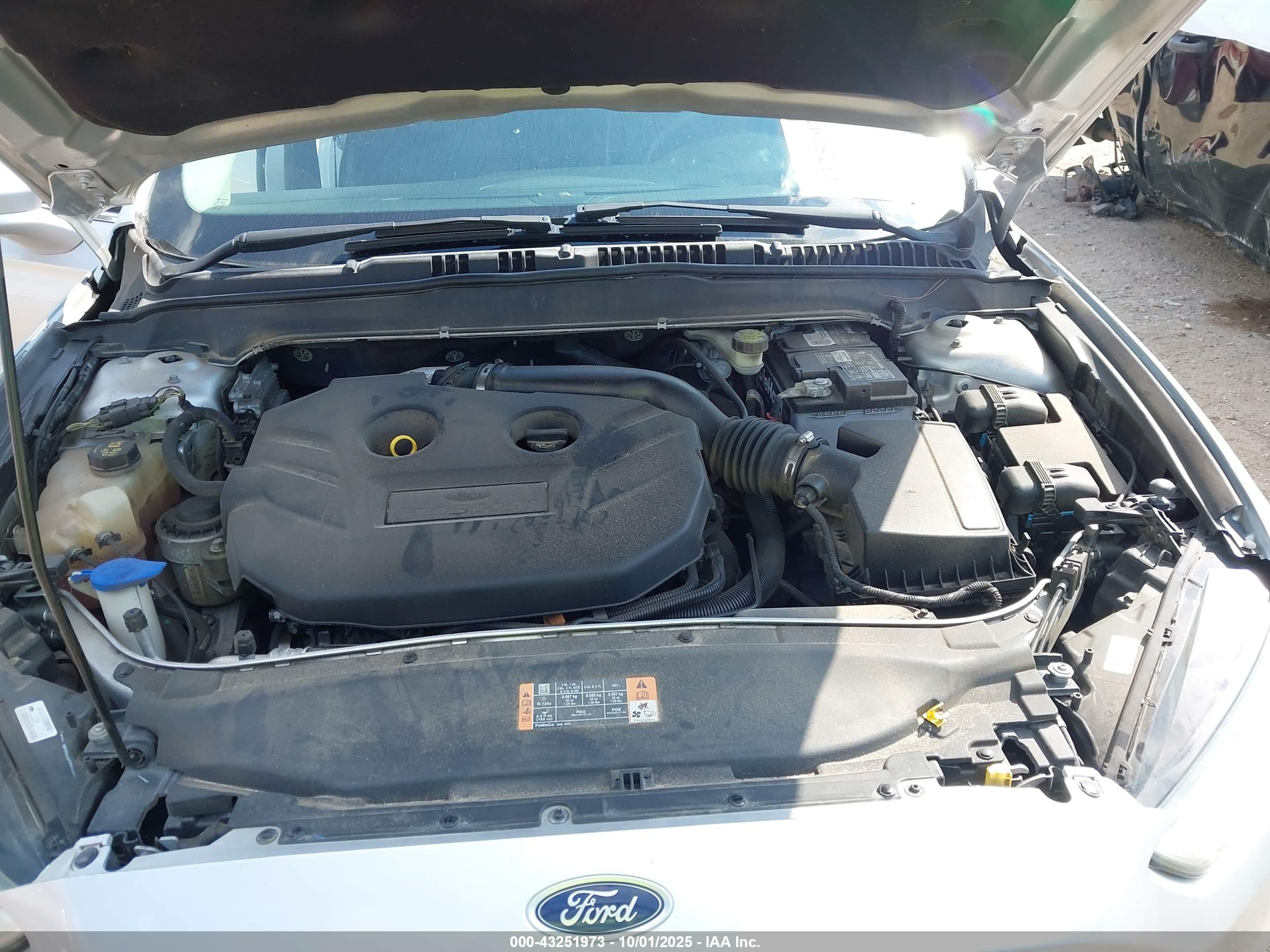 FORD FUSION image 10