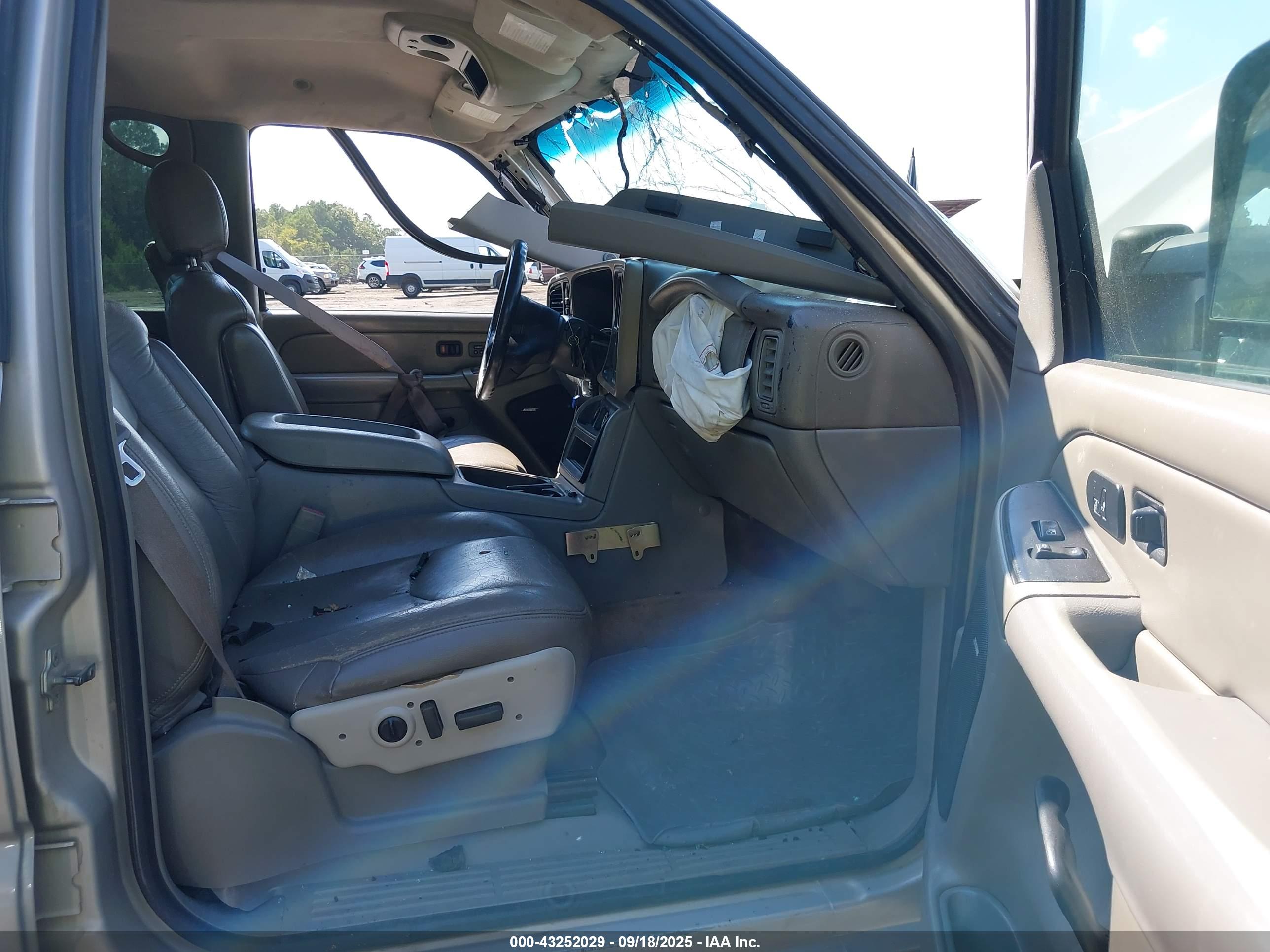 CHEVROLET SILVERADO image 5