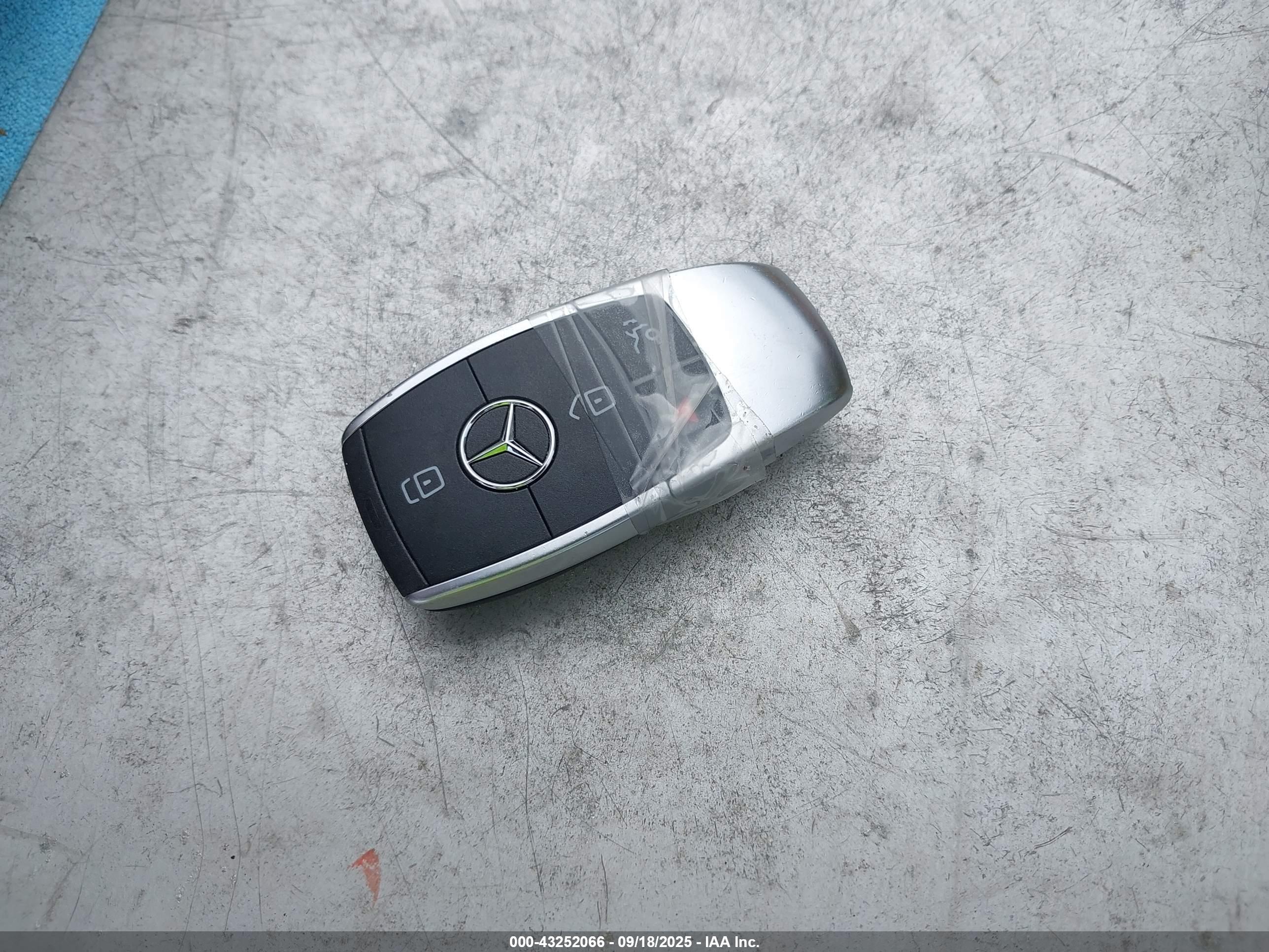 MERCEDES-BENZ C image 11