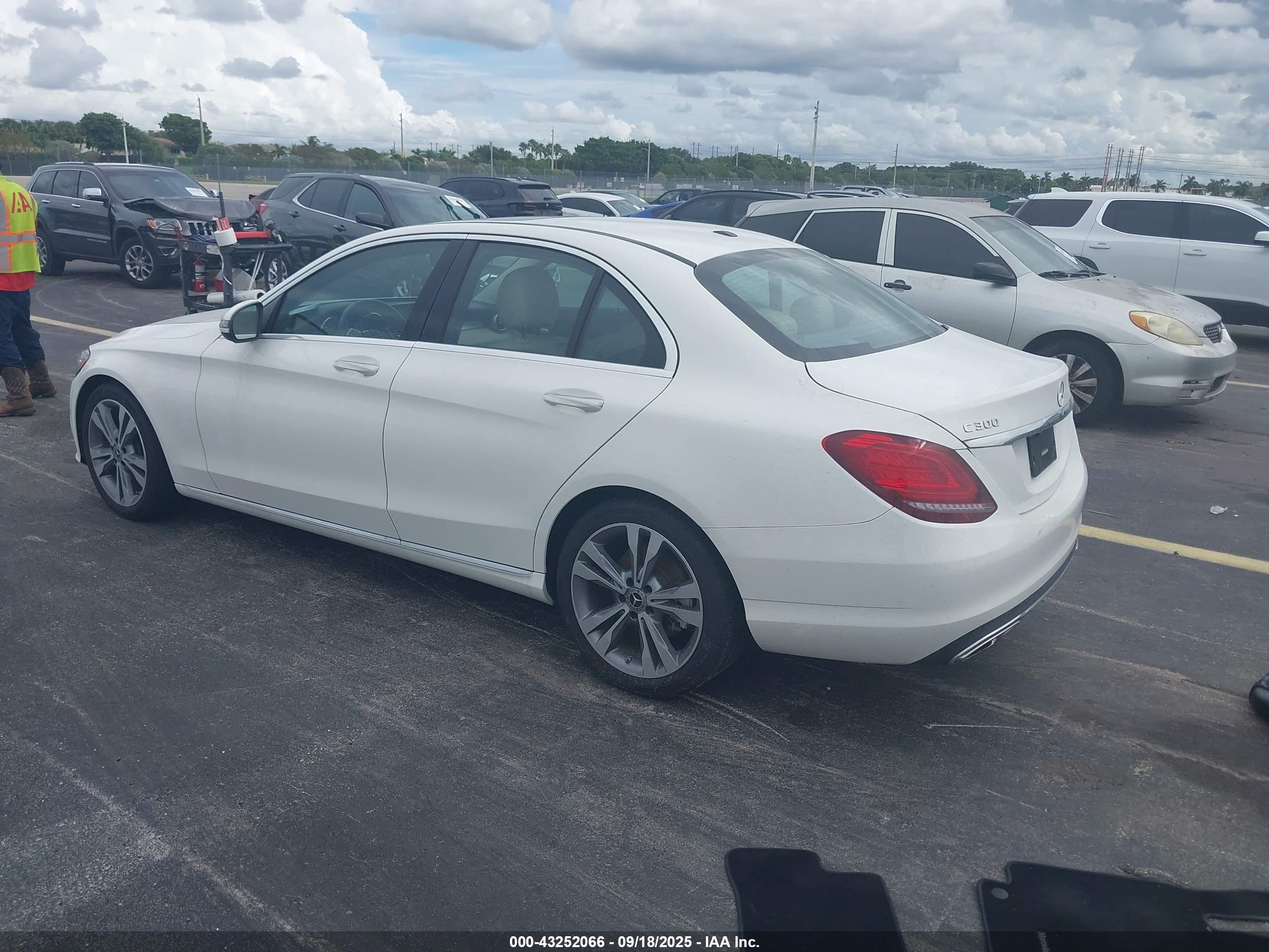 MERCEDES-BENZ C image 3
