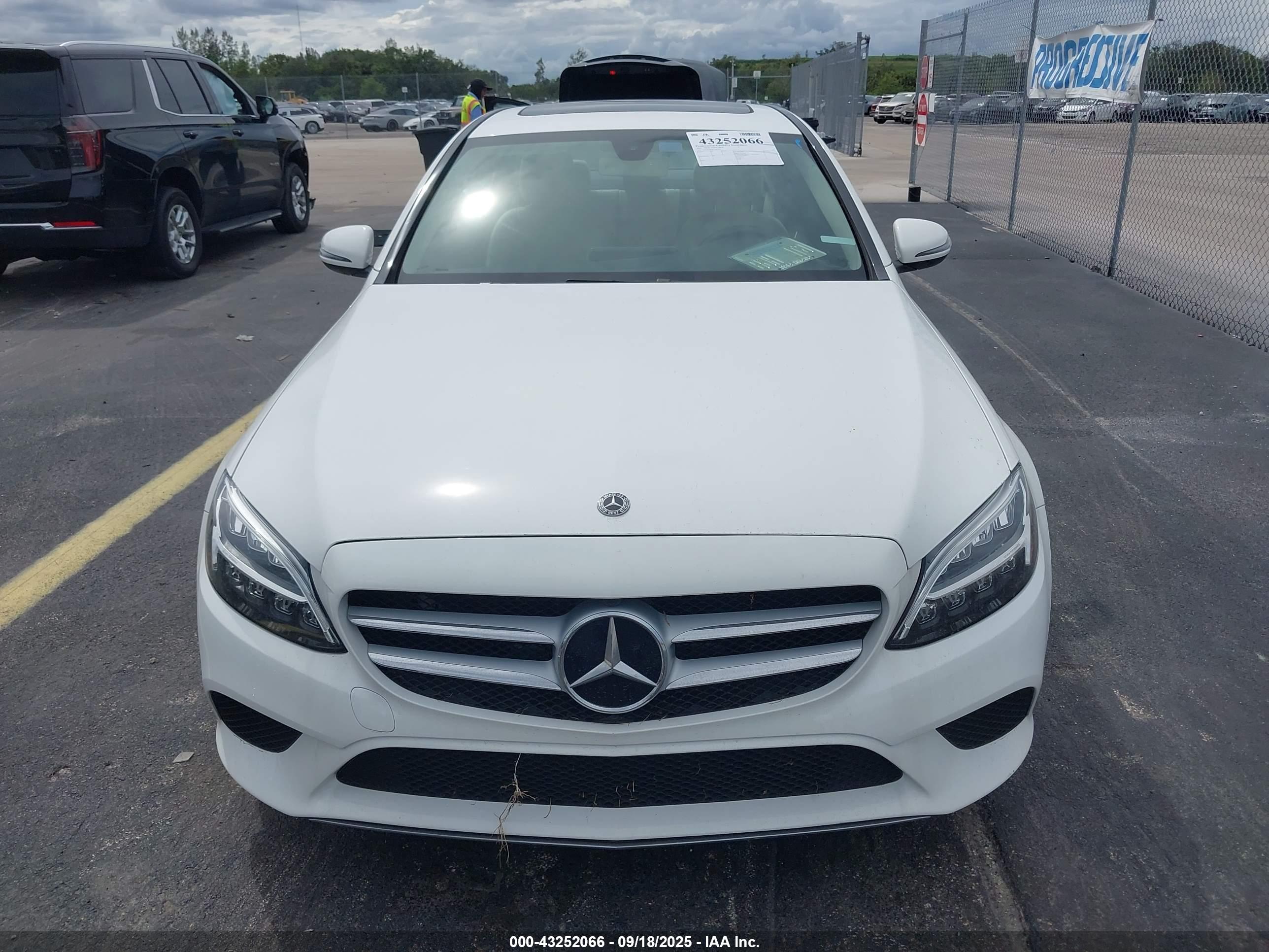 MERCEDES-BENZ C image 6