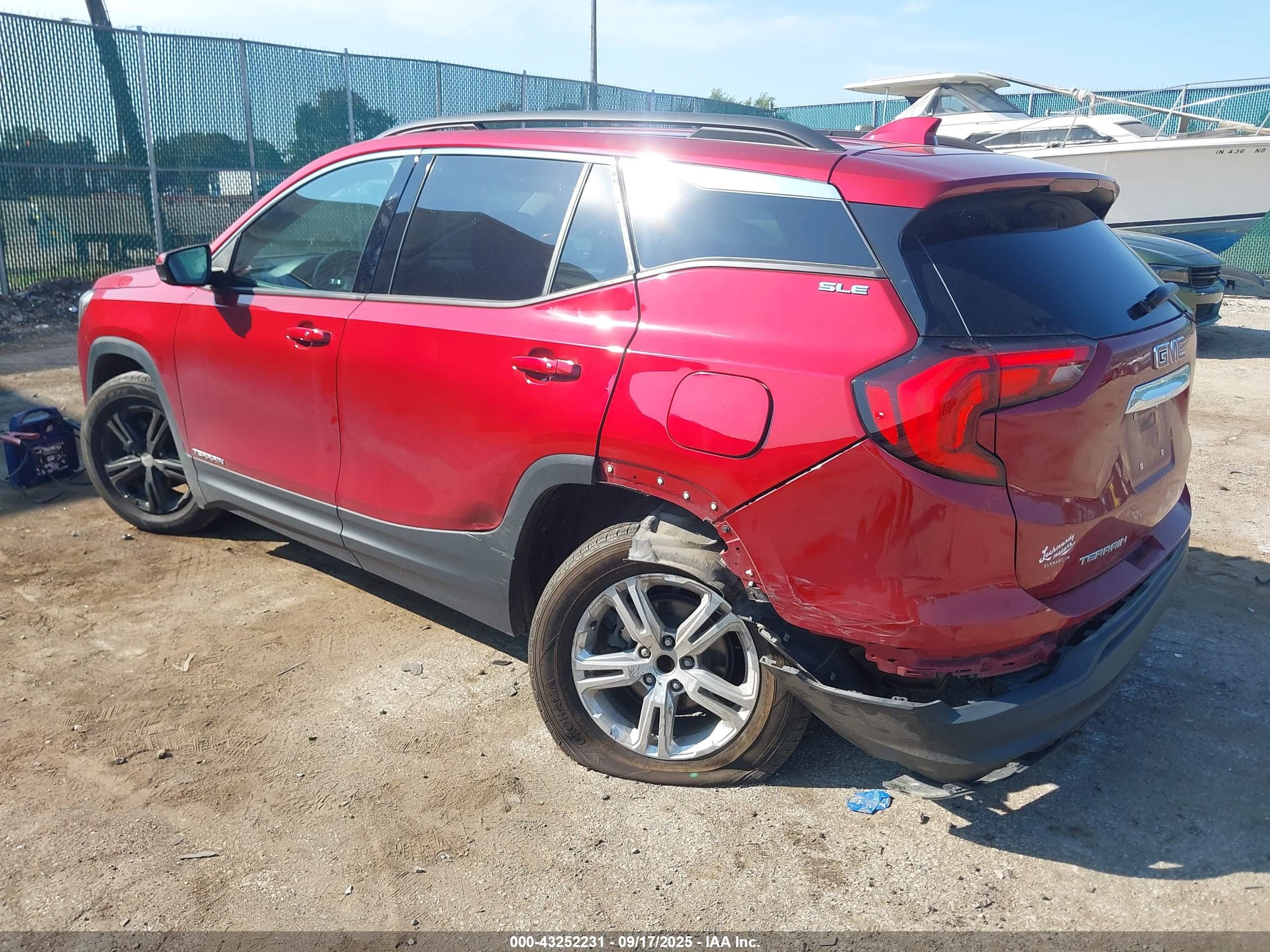 GMC TERRAIN image 3