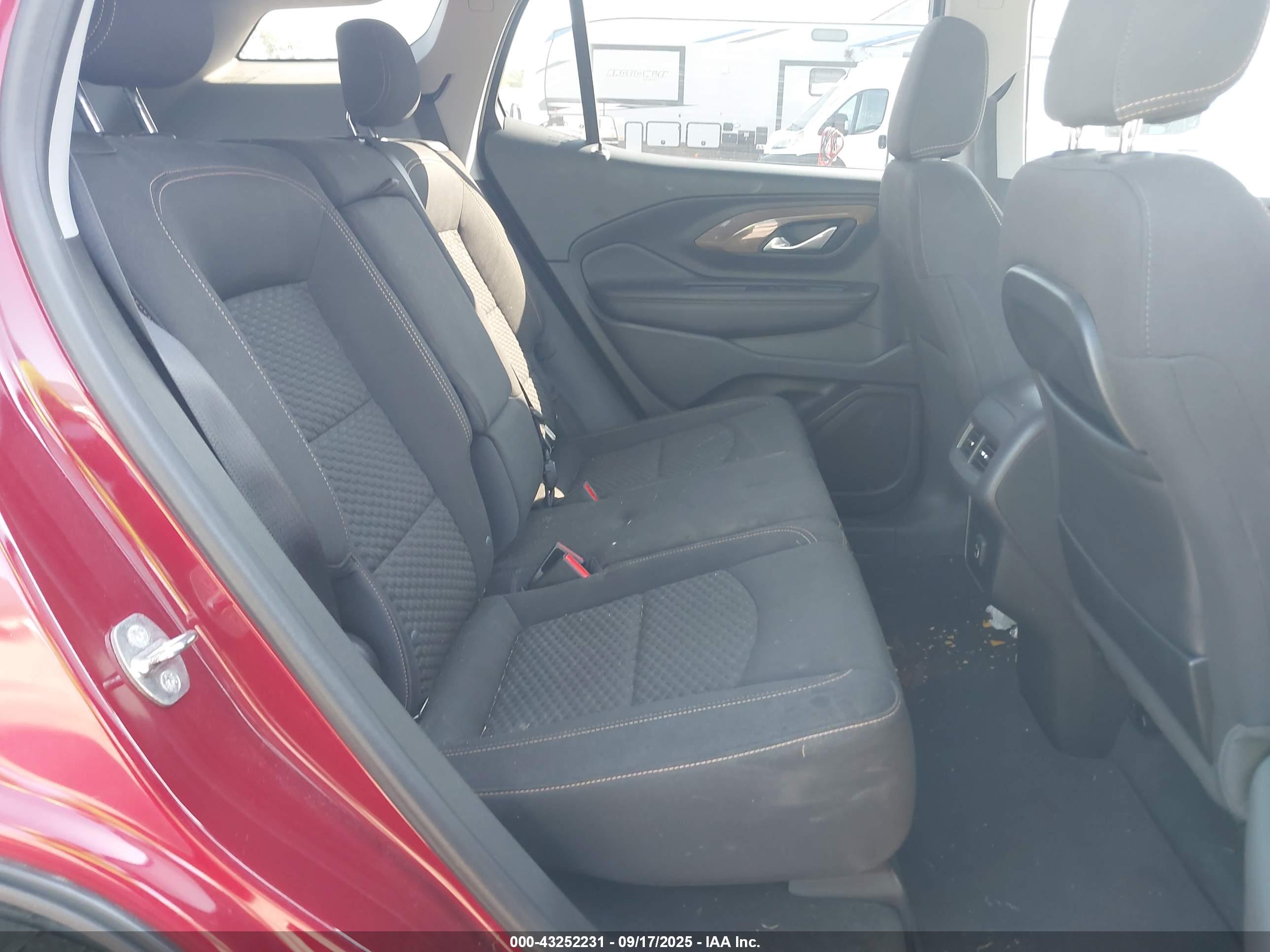 GMC TERRAIN image 8
