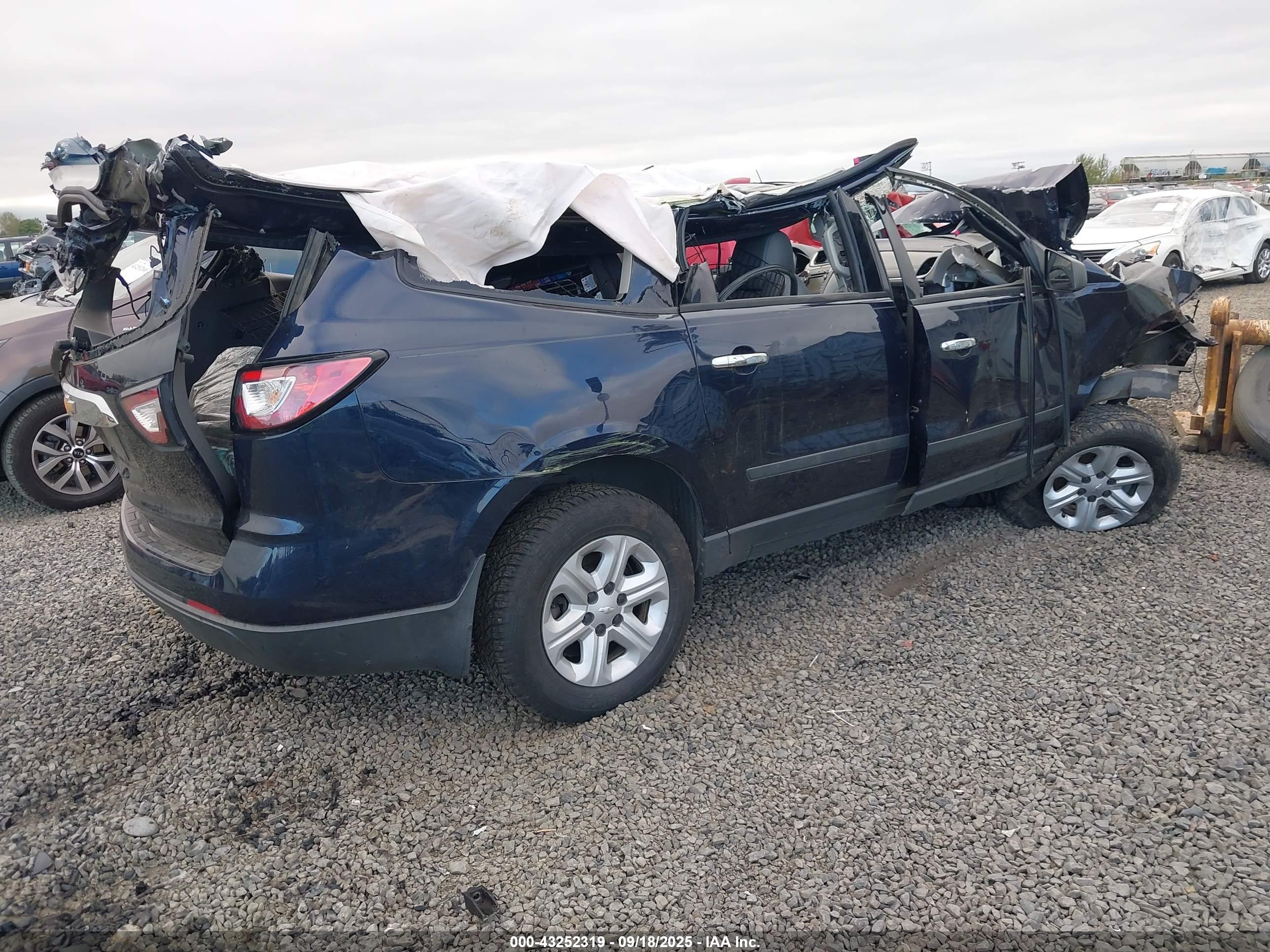 CHEVROLET TRAVERSE image 4