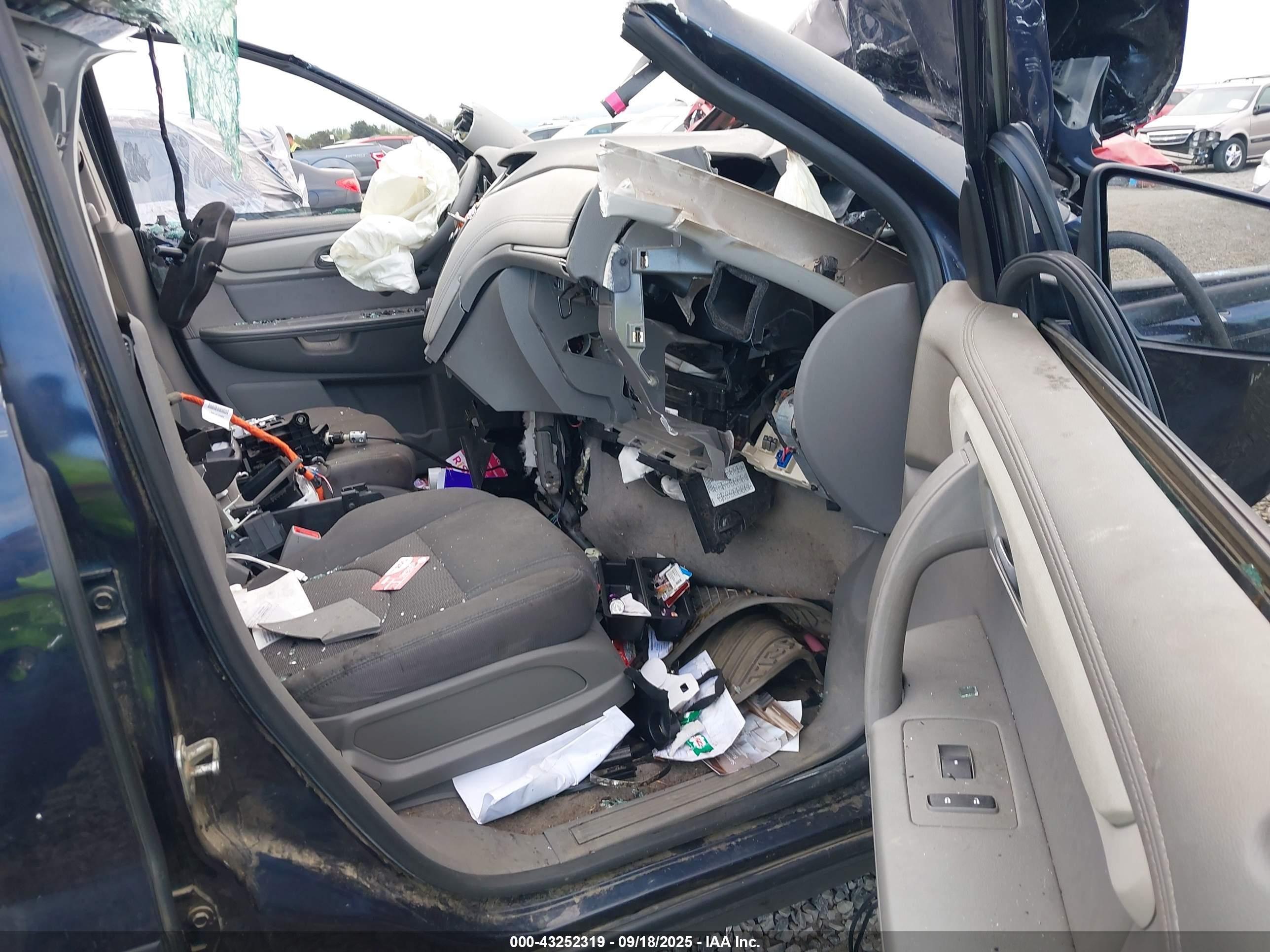 CHEVROLET TRAVERSE image 5