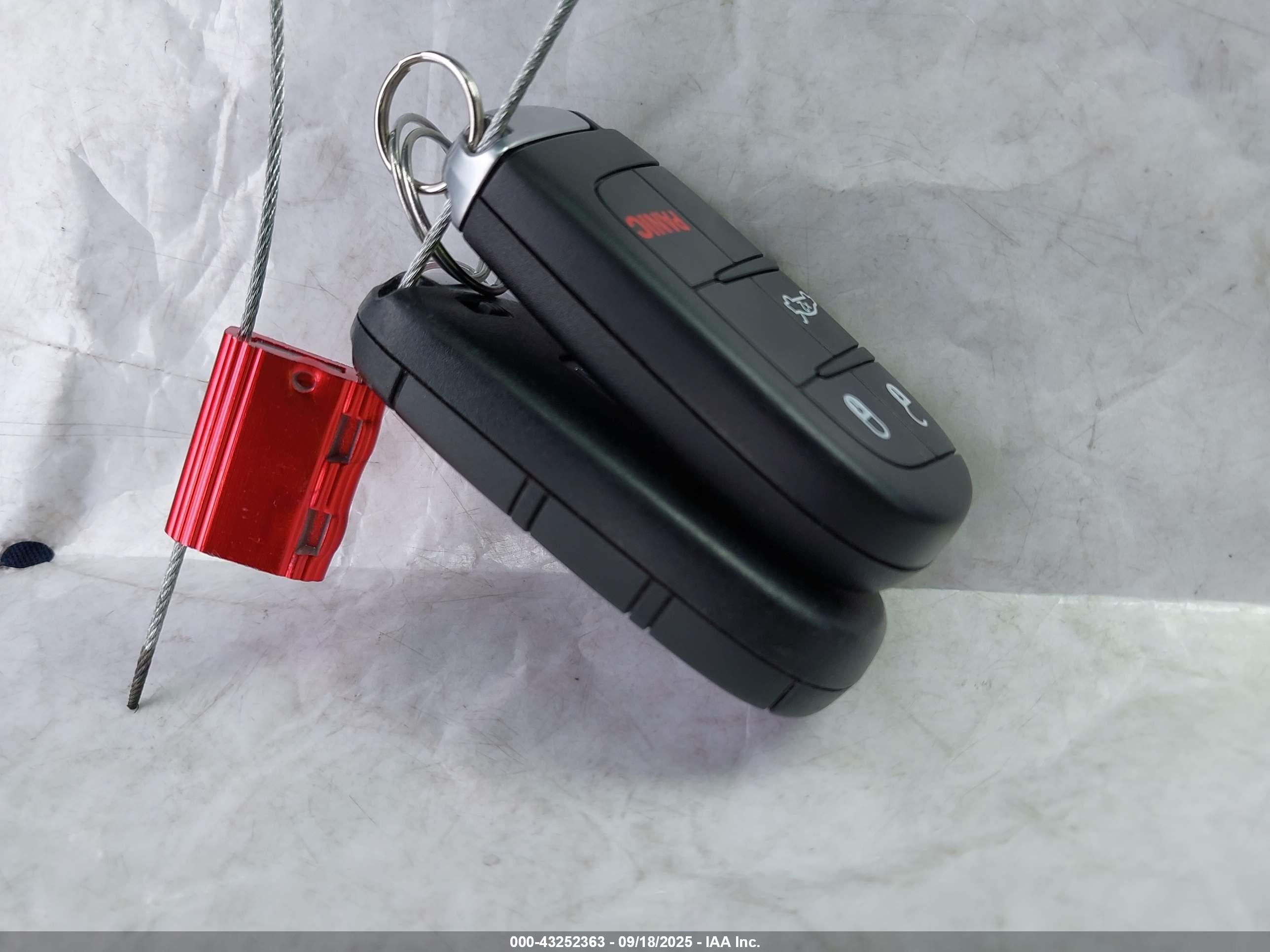 DODGE CHALLENGER image 11