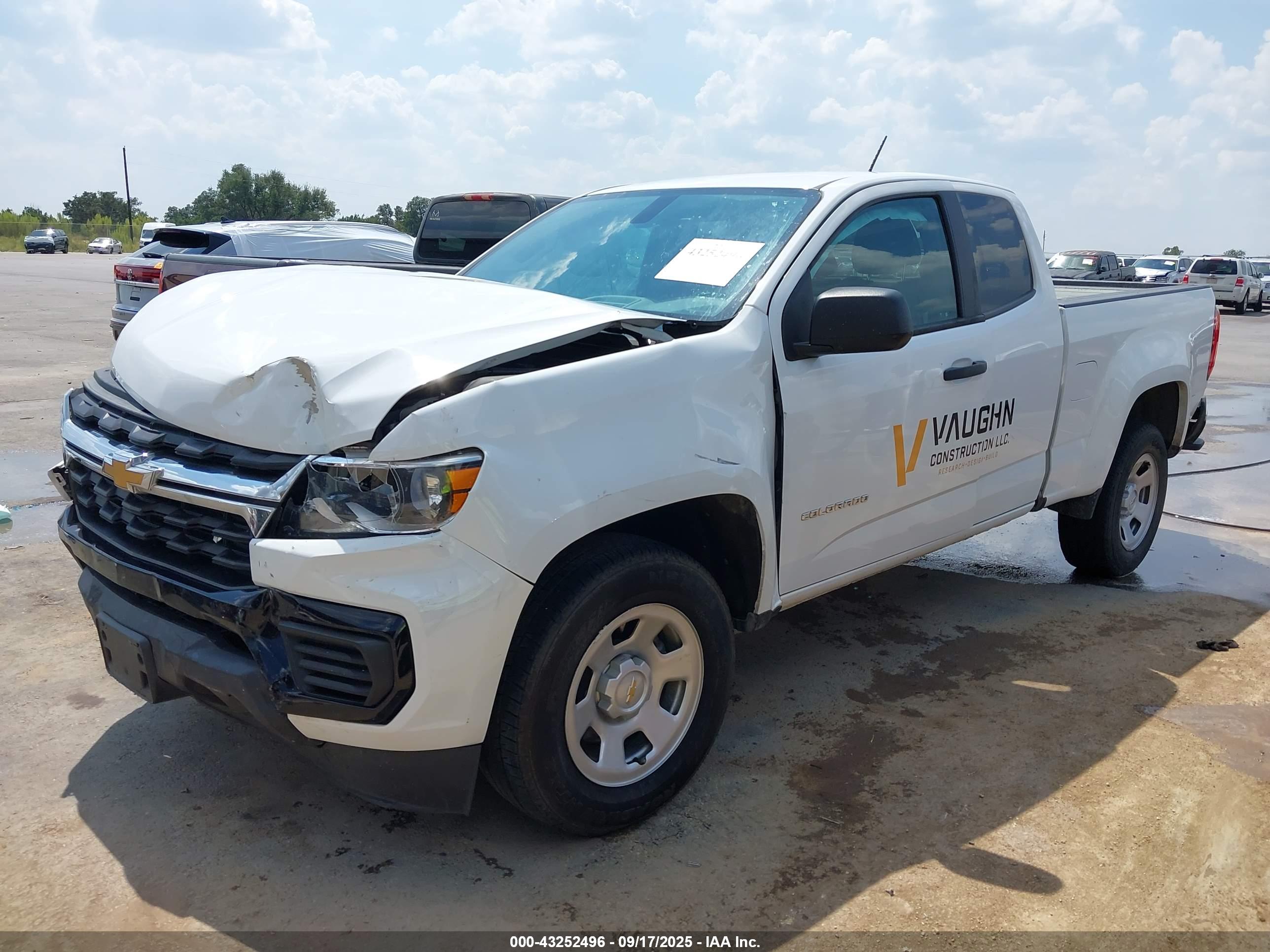 CHEVROLET COLORADO image 2