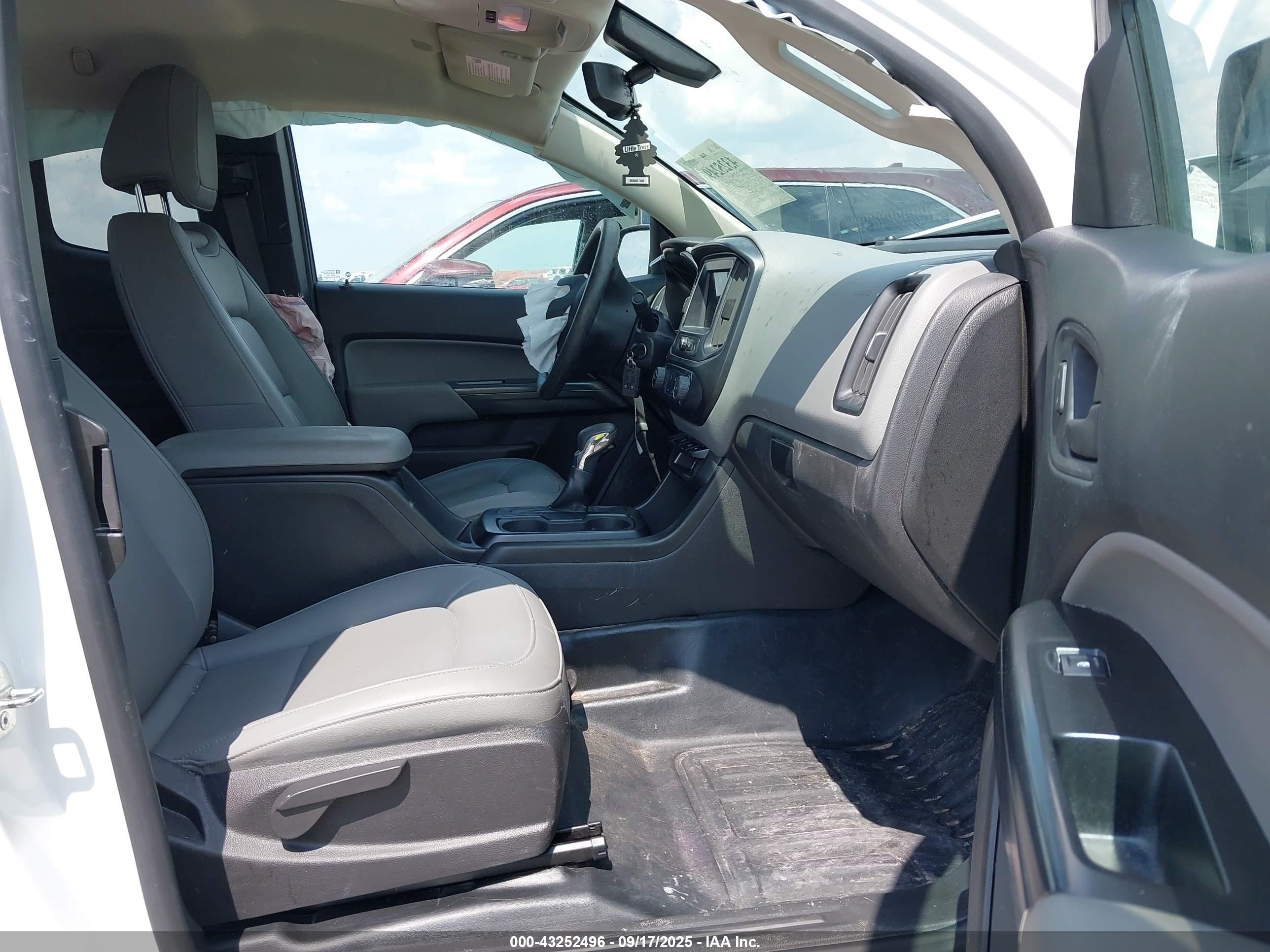 CHEVROLET COLORADO image 5