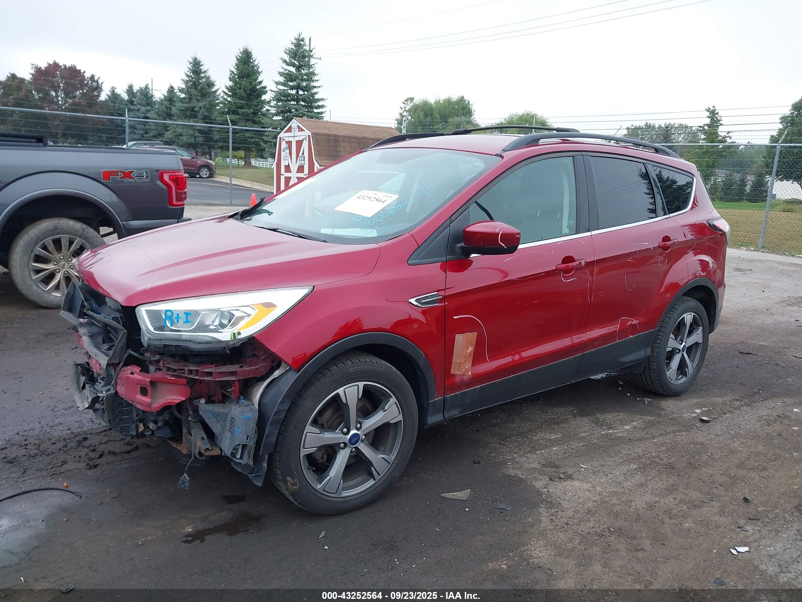 FORD ESCAPE image 2