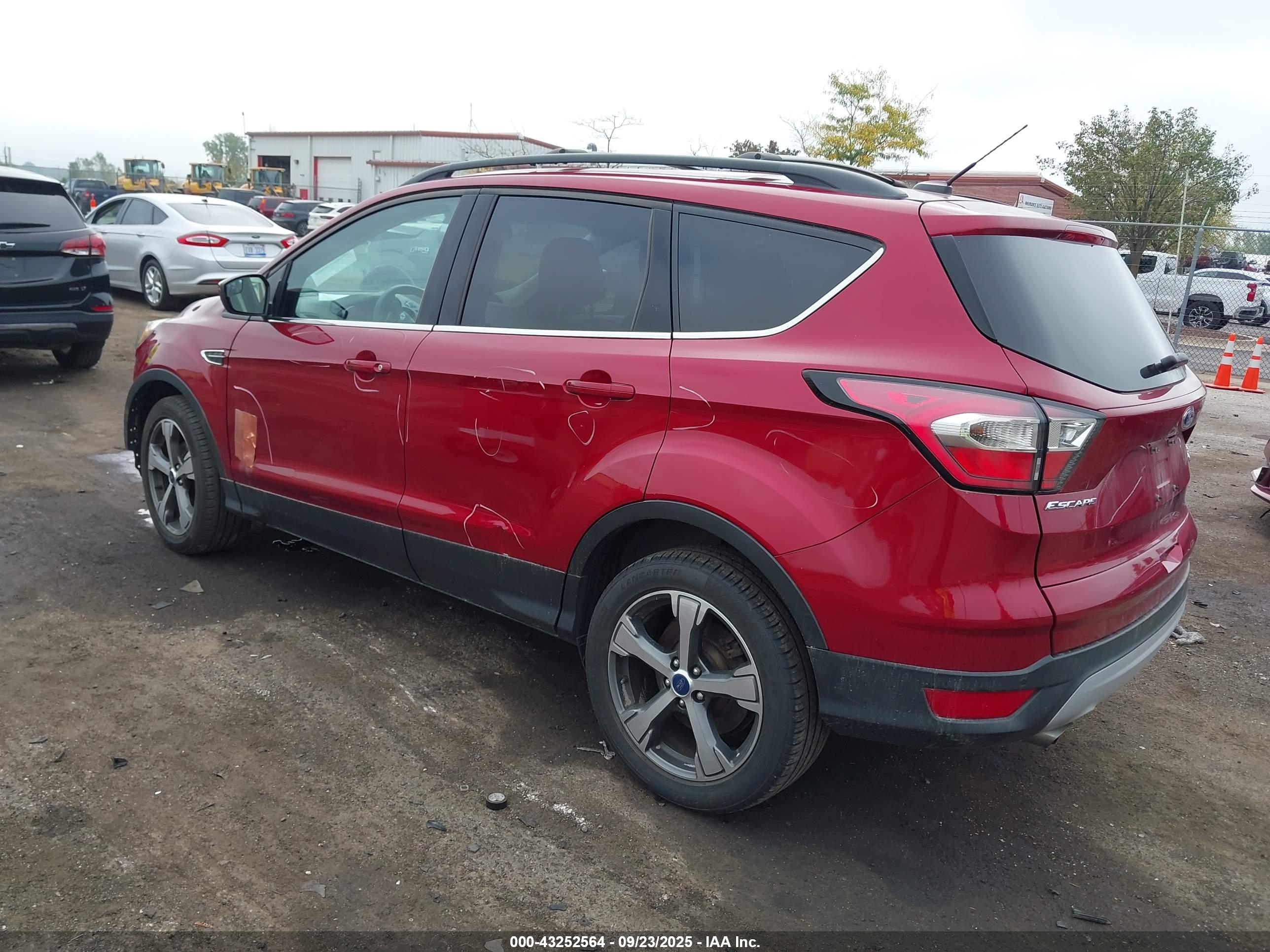 FORD ESCAPE image 3