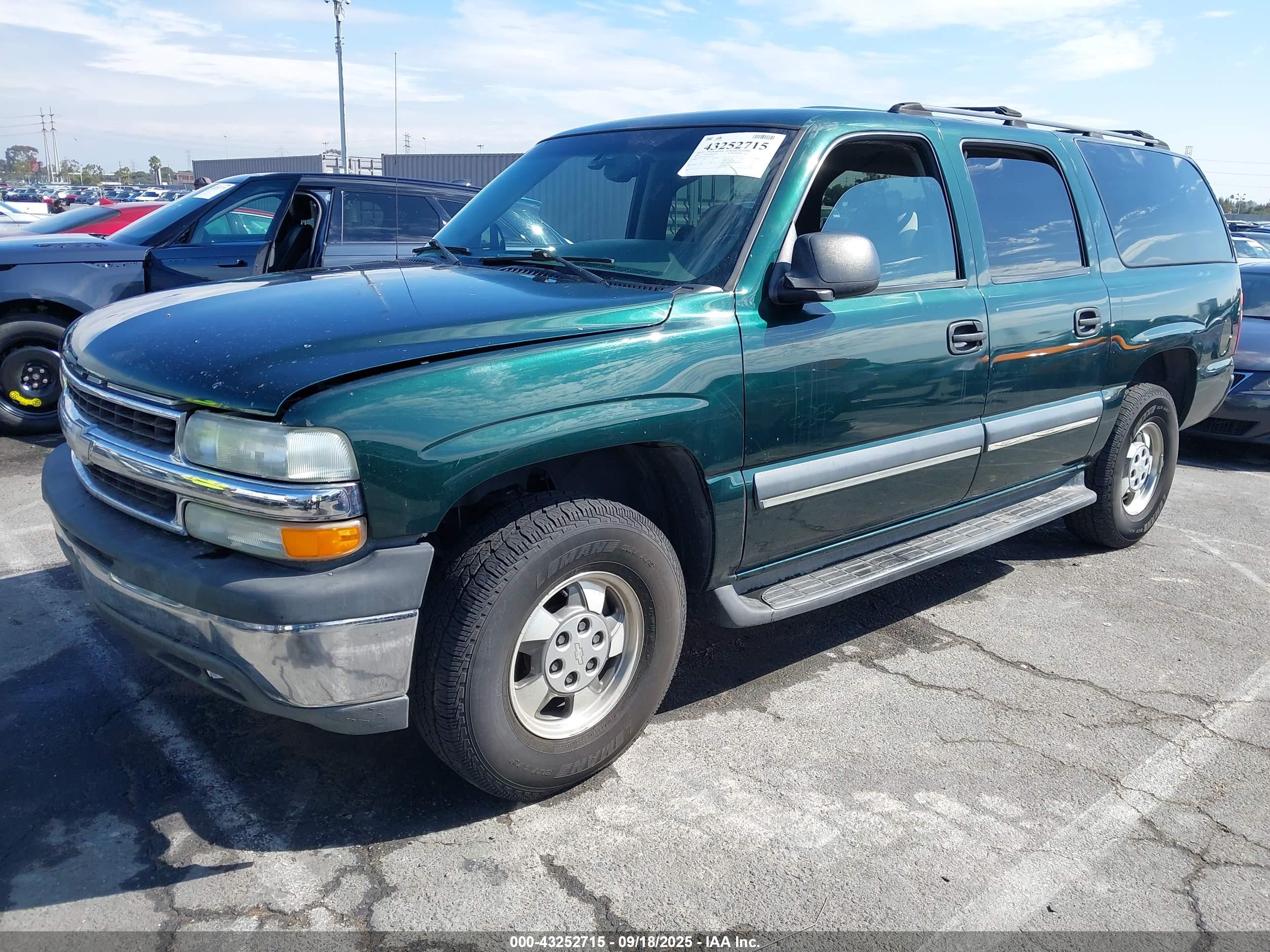 CHEVROLET SUBURBAN image 2