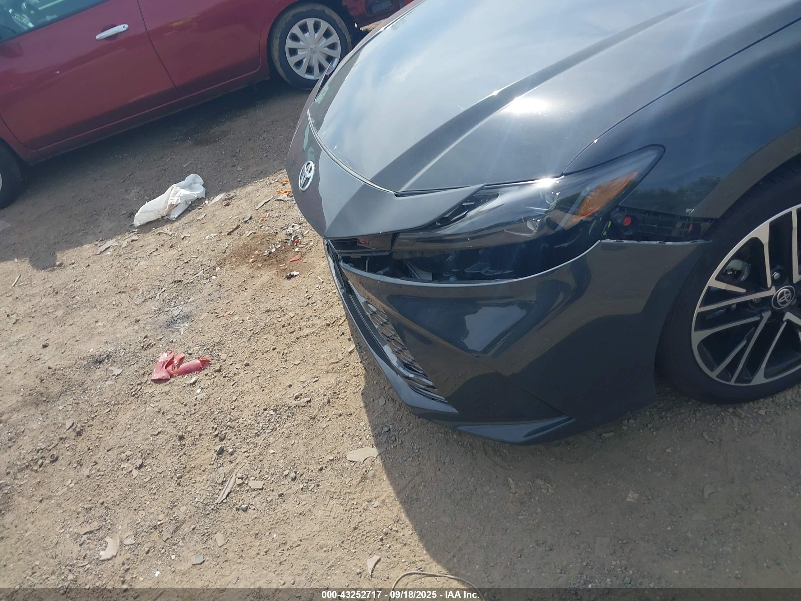 TOYOTA CAMRY image 6