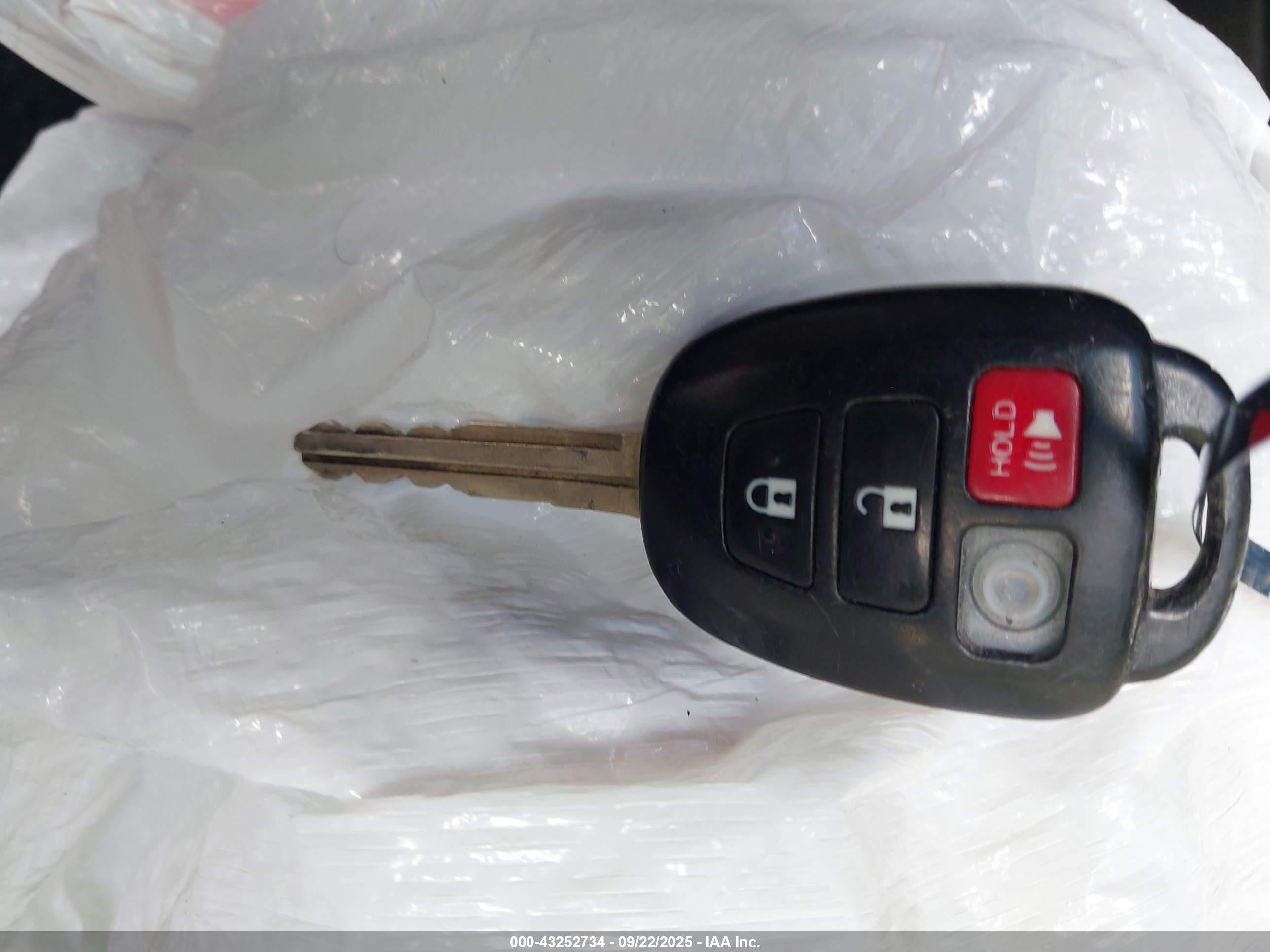 TOYOTA COROLLA image 11
