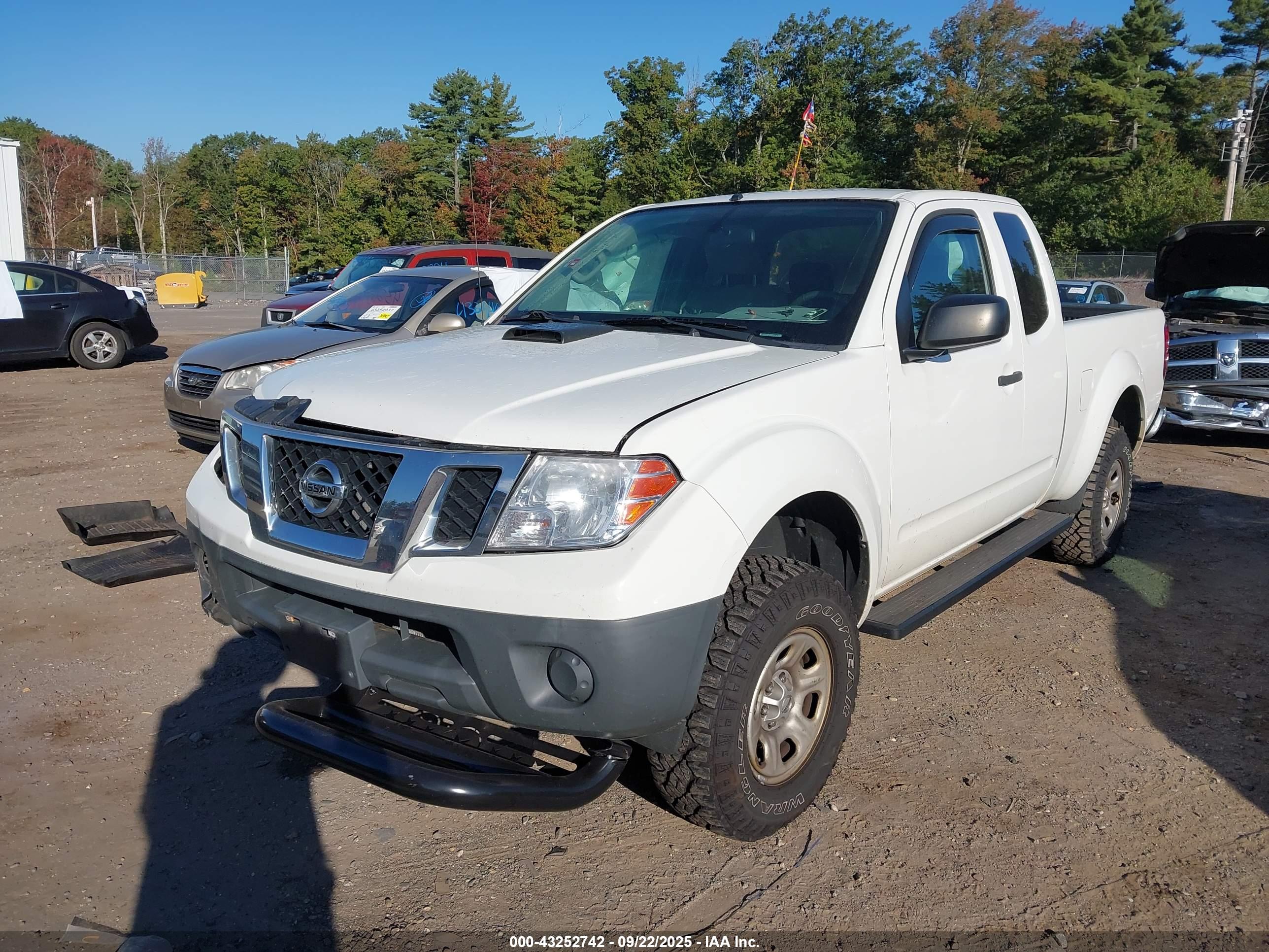 NISSAN FRONTIER image 2