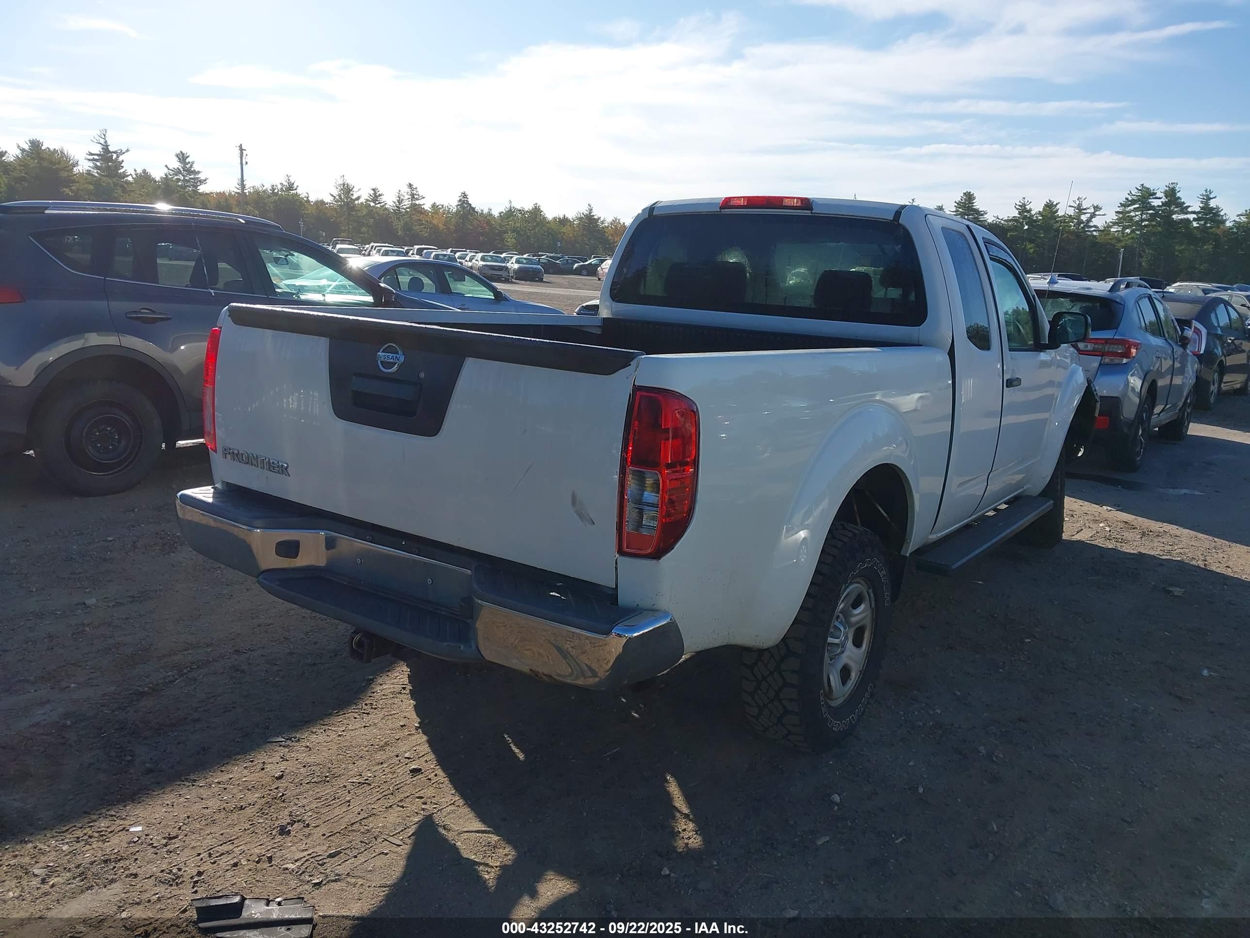 NISSAN FRONTIER image 4