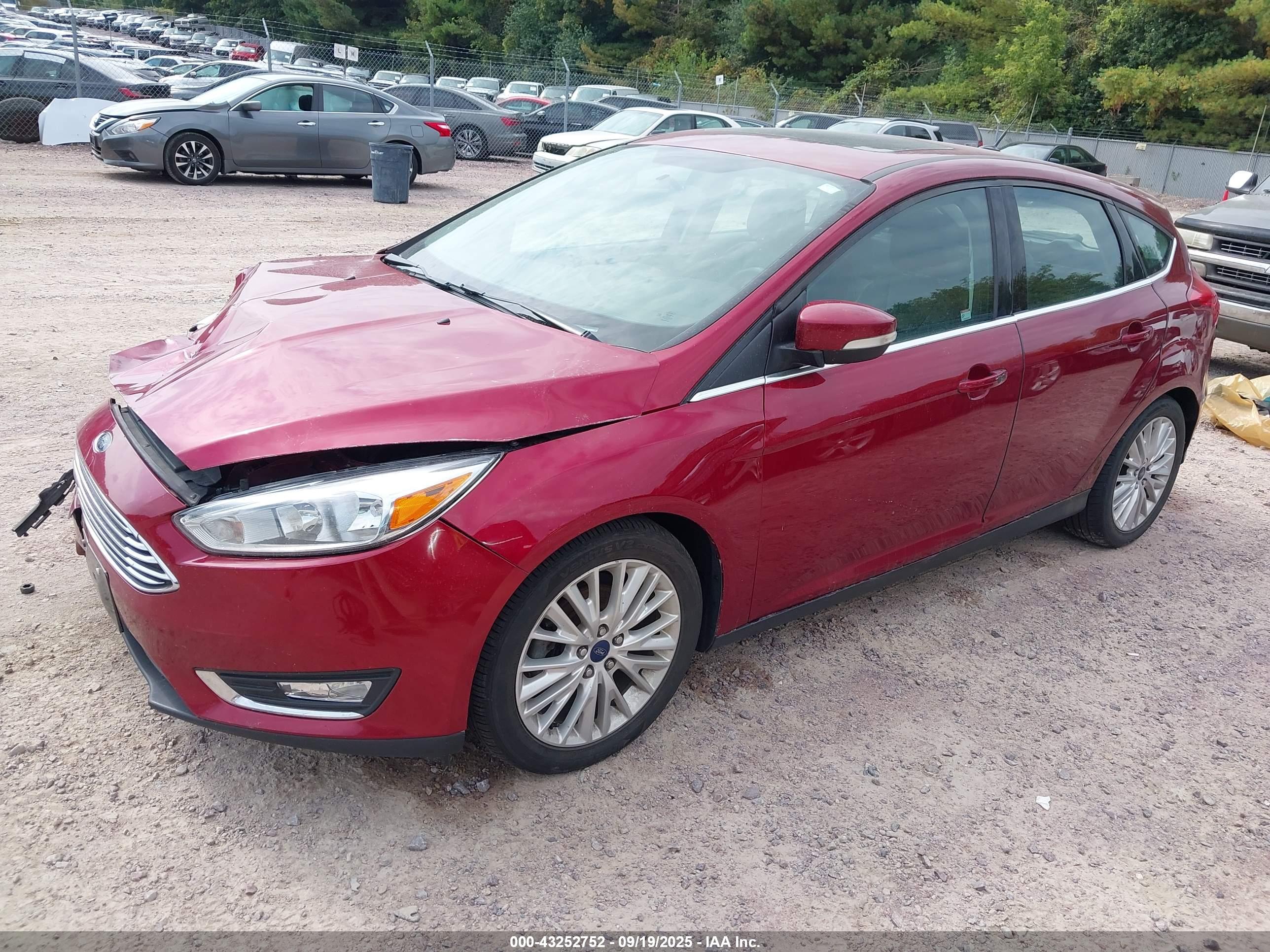 FORD FOCUS image 2