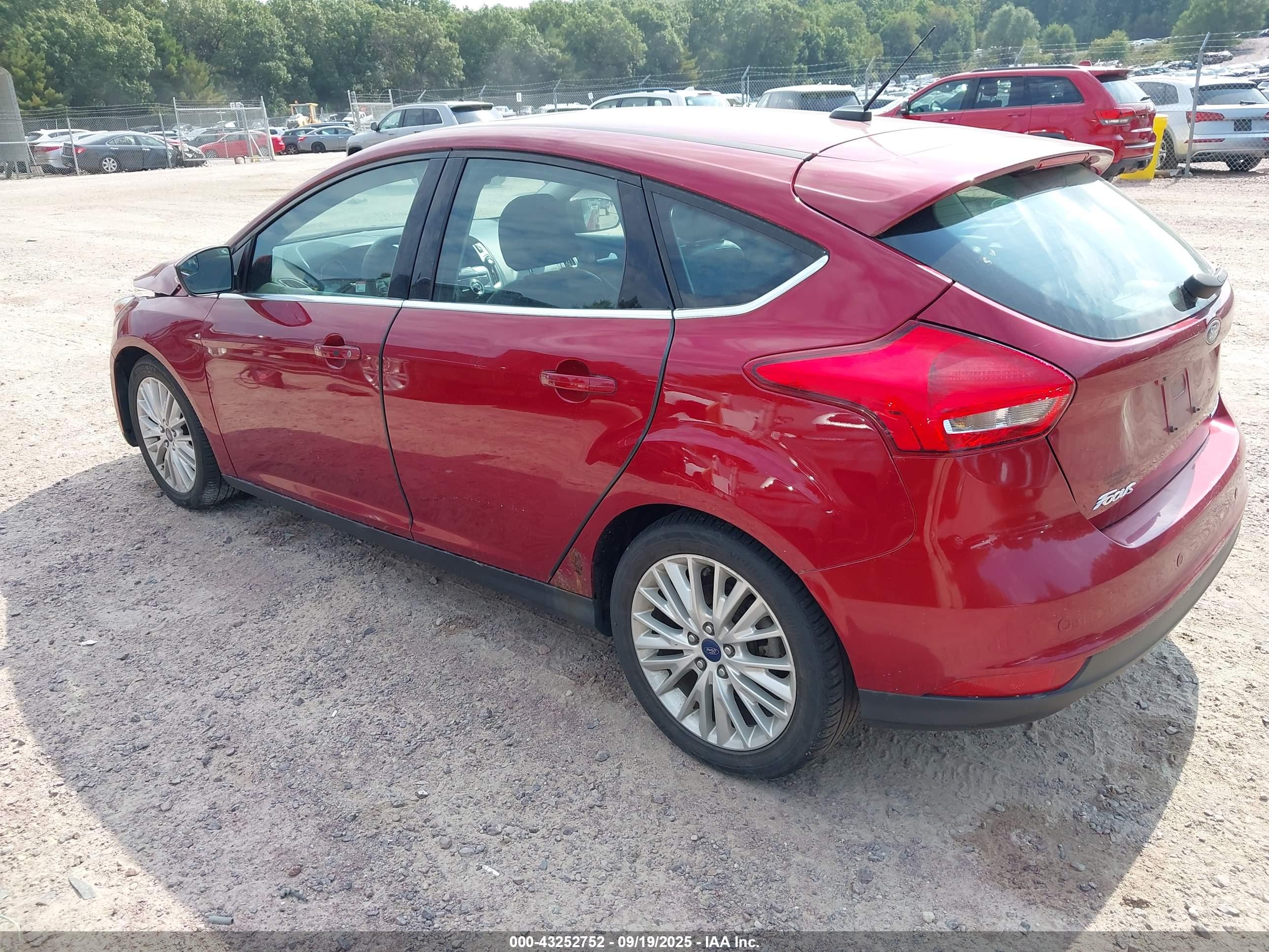 FORD FOCUS image 3