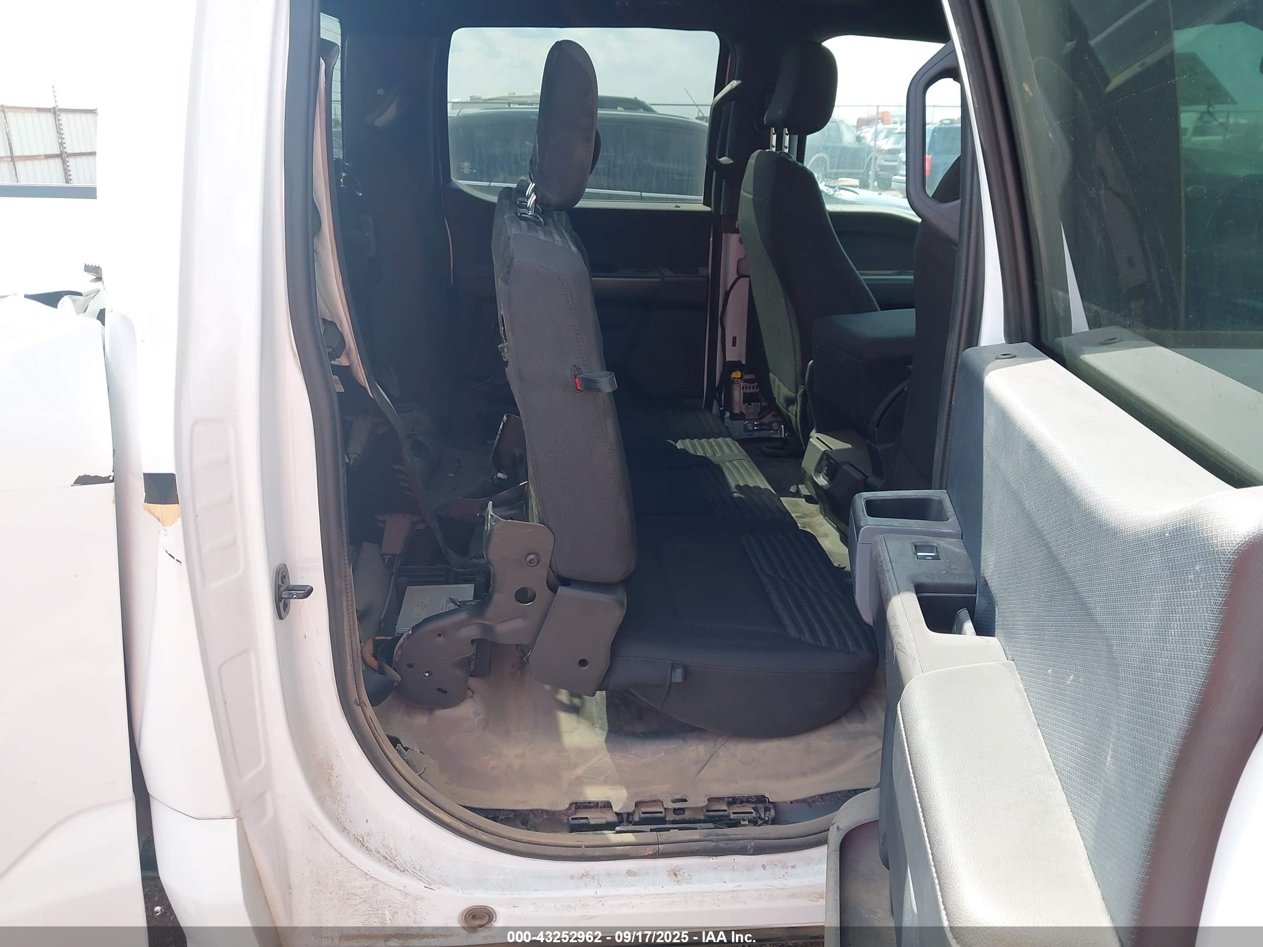 FORD F-150 image 8