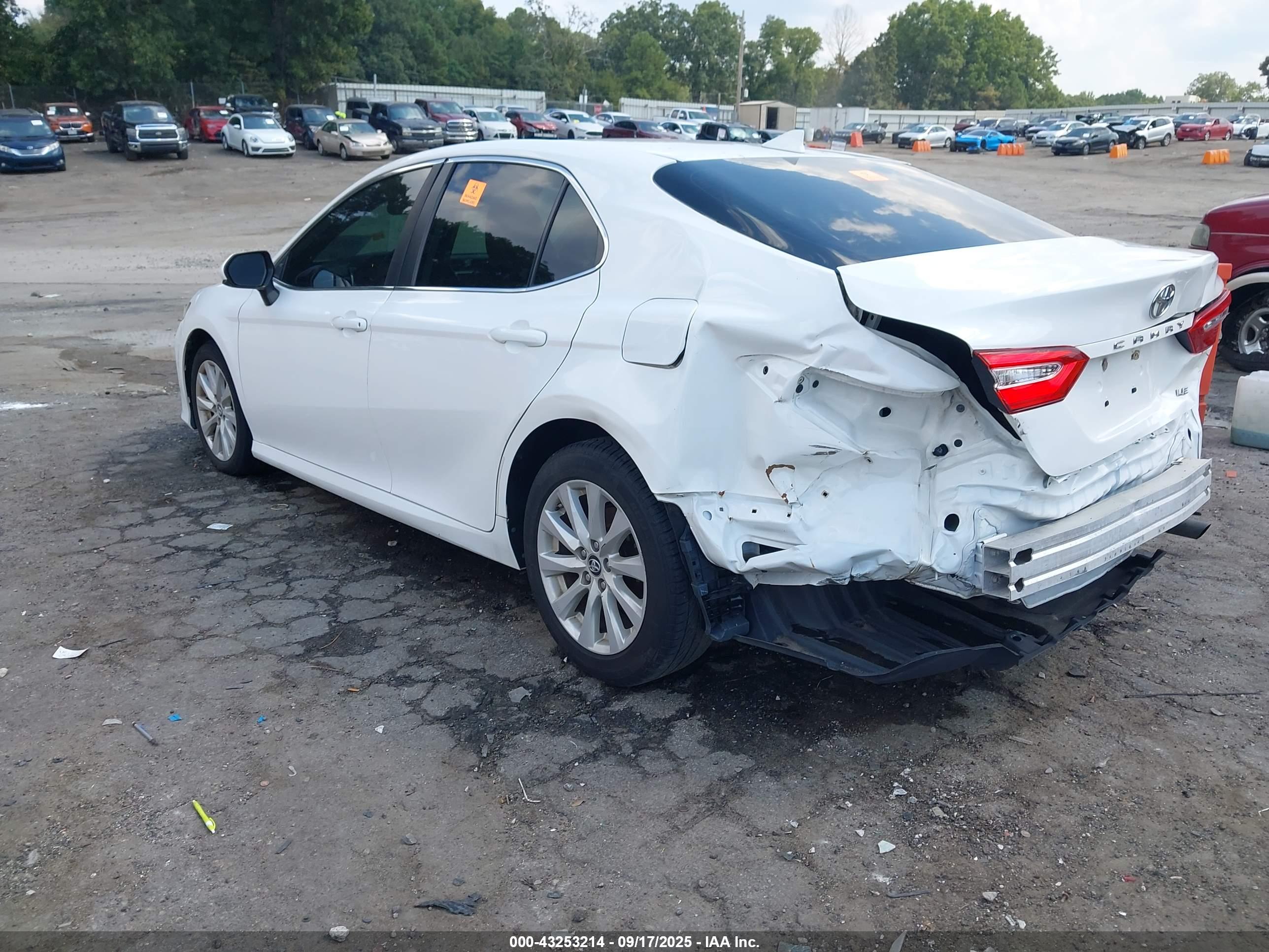 TOYOTA CAMRY image 3