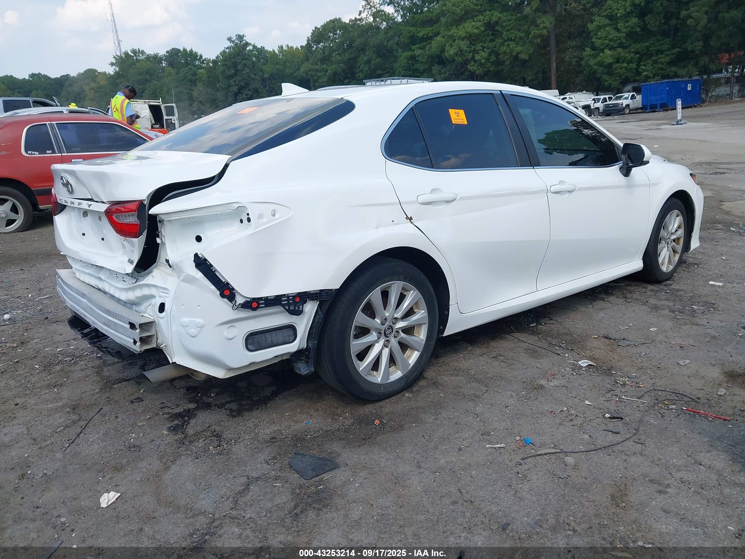 TOYOTA CAMRY image 4