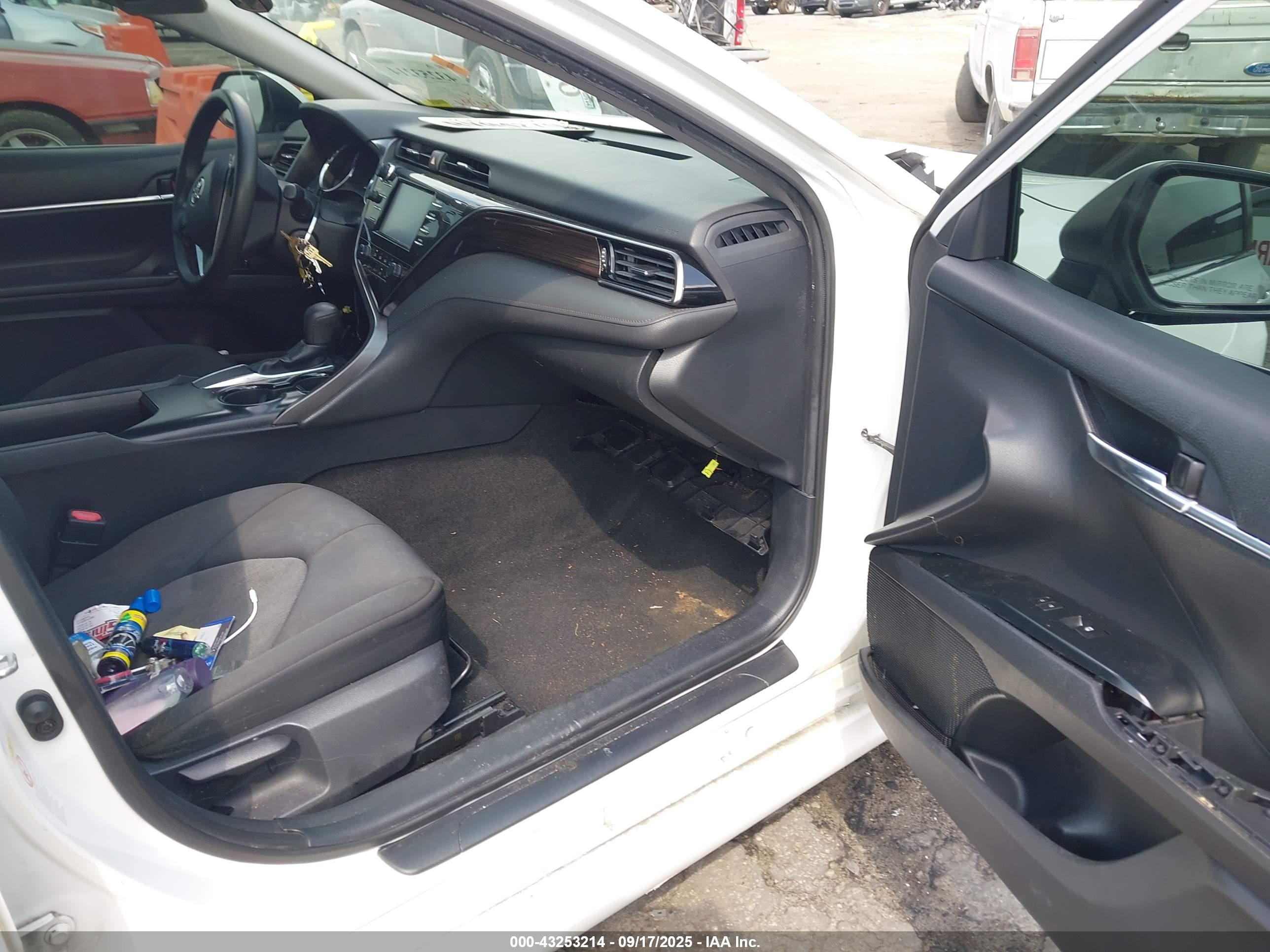 TOYOTA CAMRY image 5