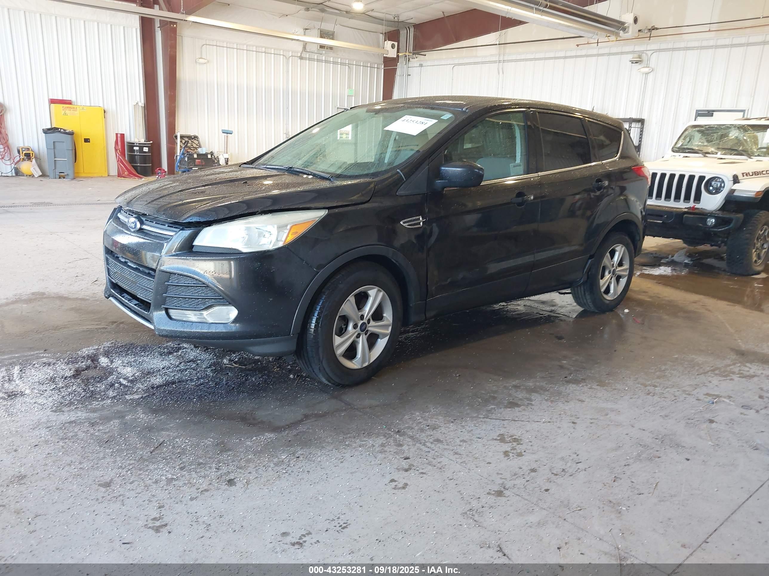 FORD ESCAPE image 2