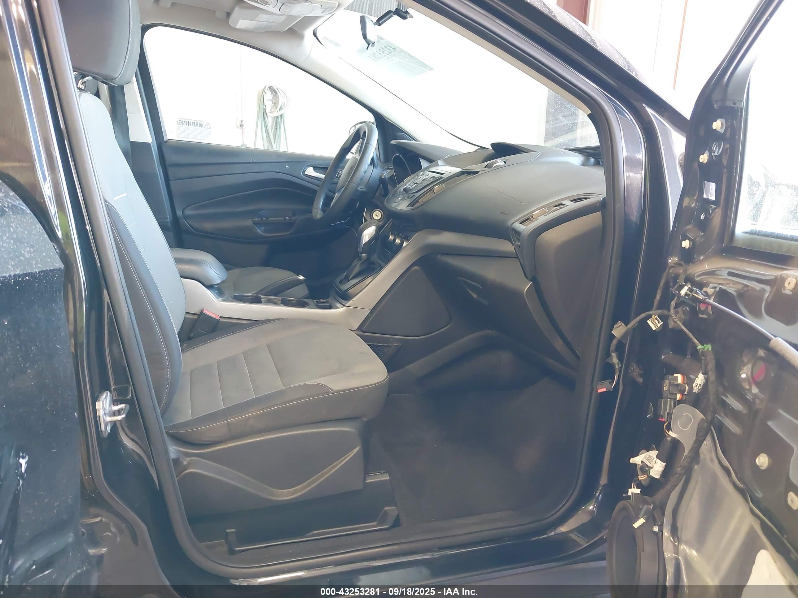 FORD ESCAPE image 5