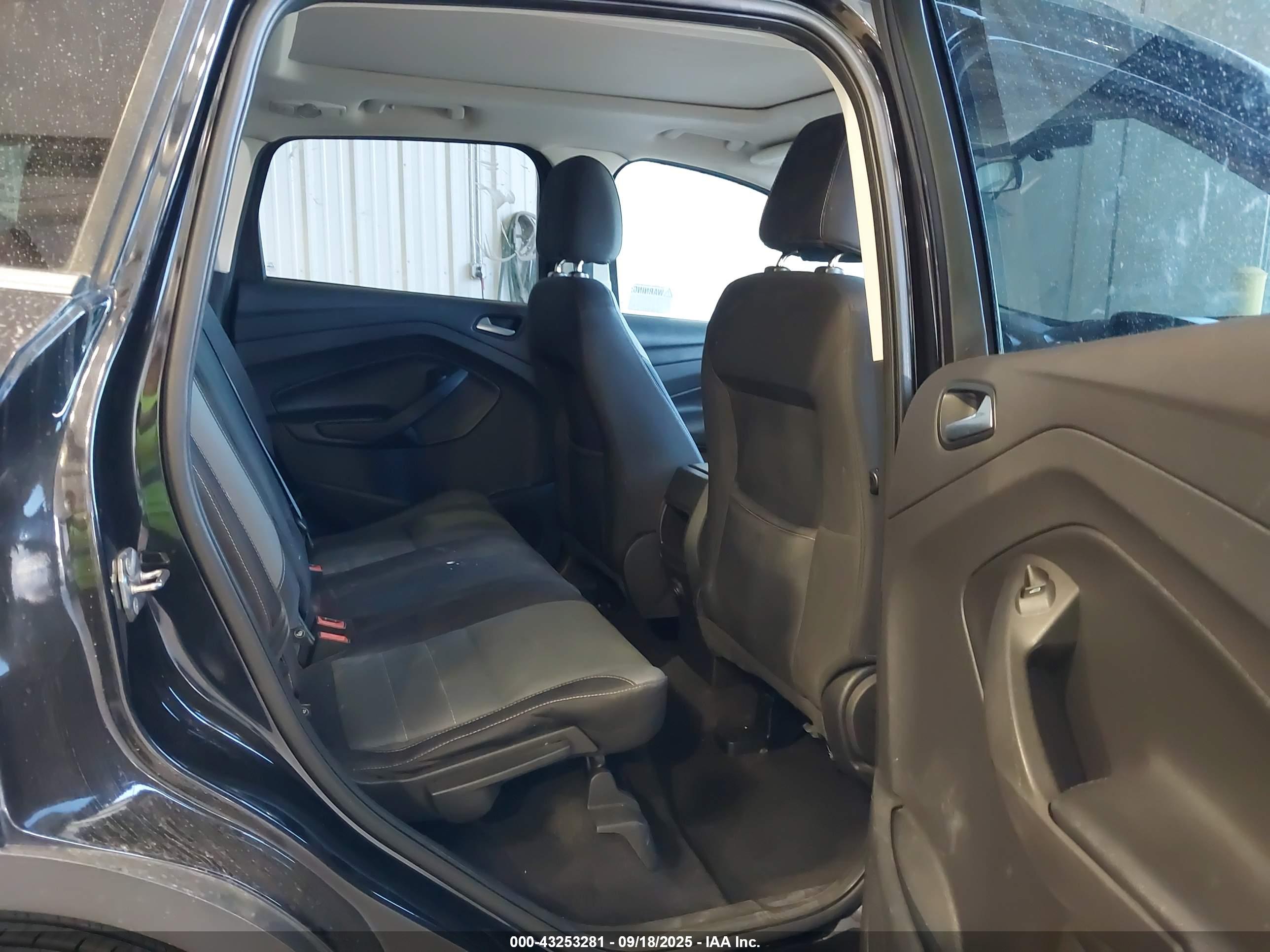 FORD ESCAPE image 8