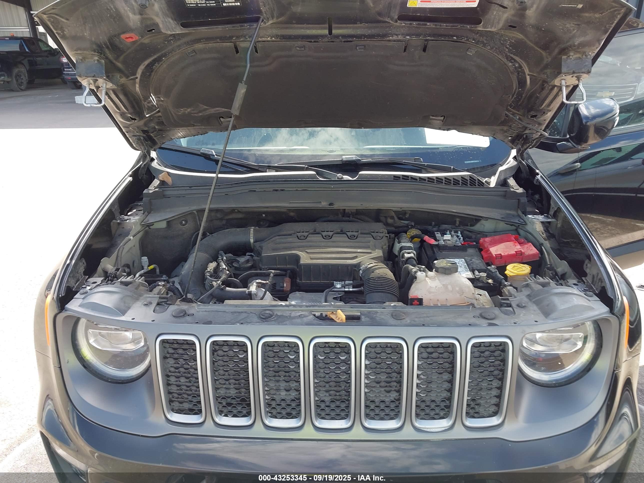 JEEP RENEGADE image 10