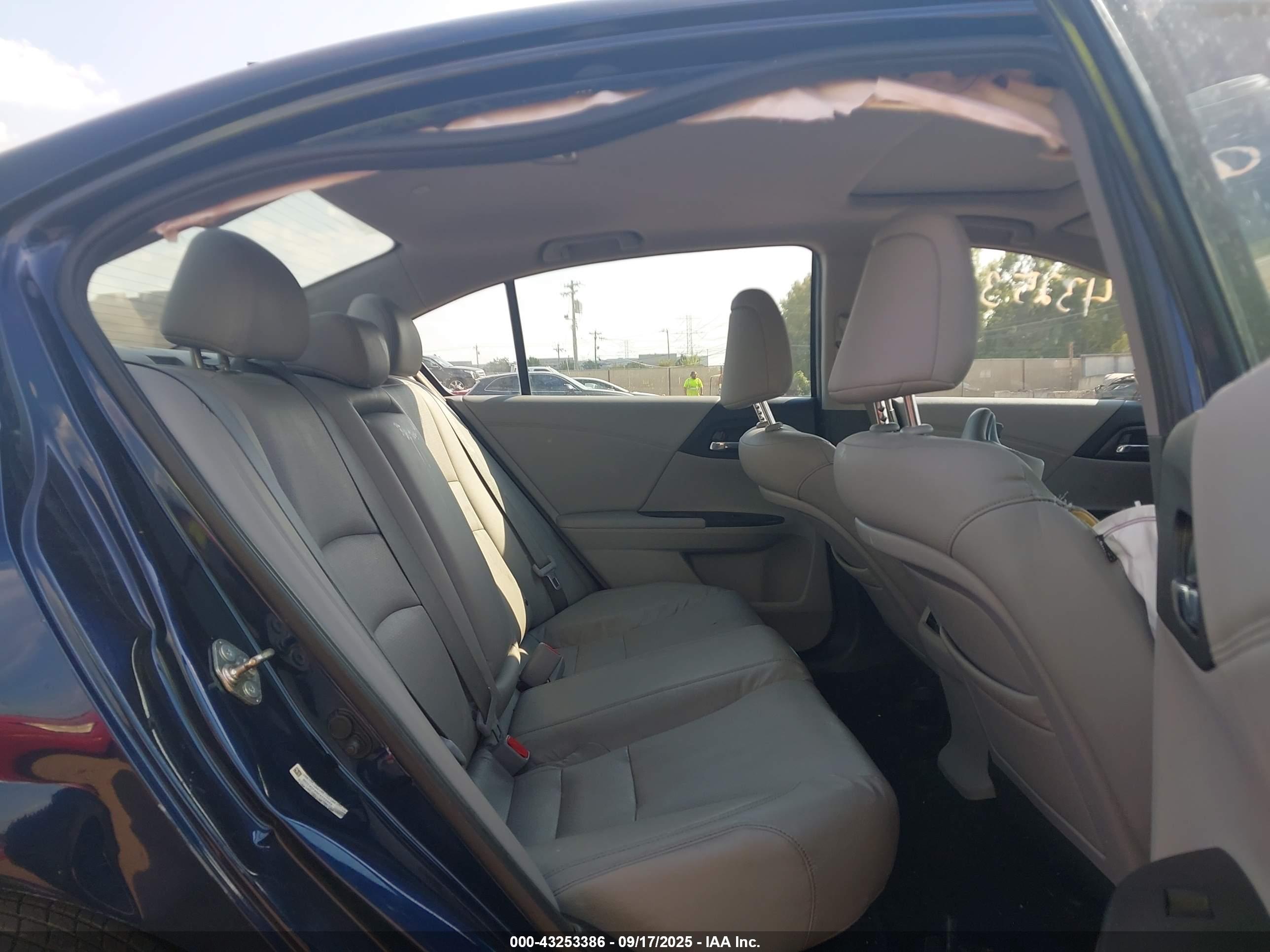 HONDA ACCORD image 8