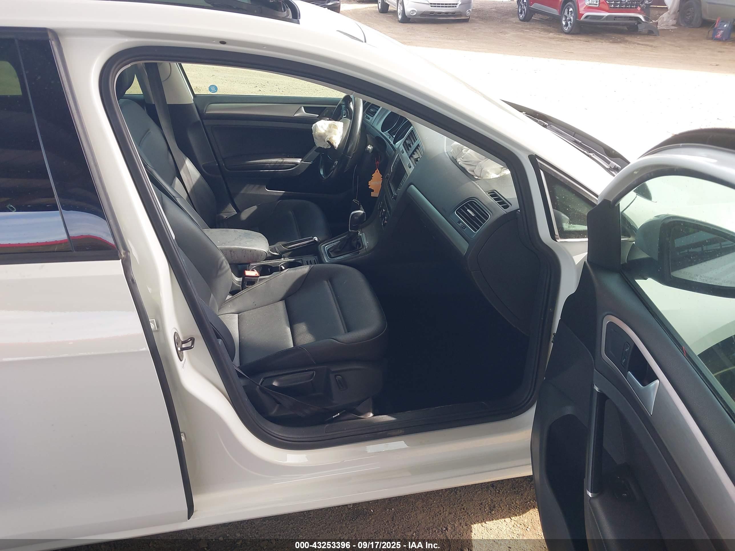 VOLKSWAGEN GOLF image 5