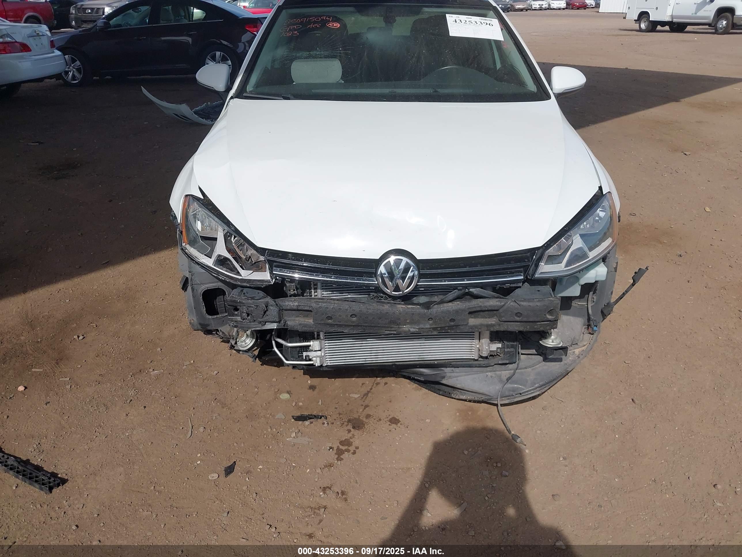 VOLKSWAGEN GOLF image 6