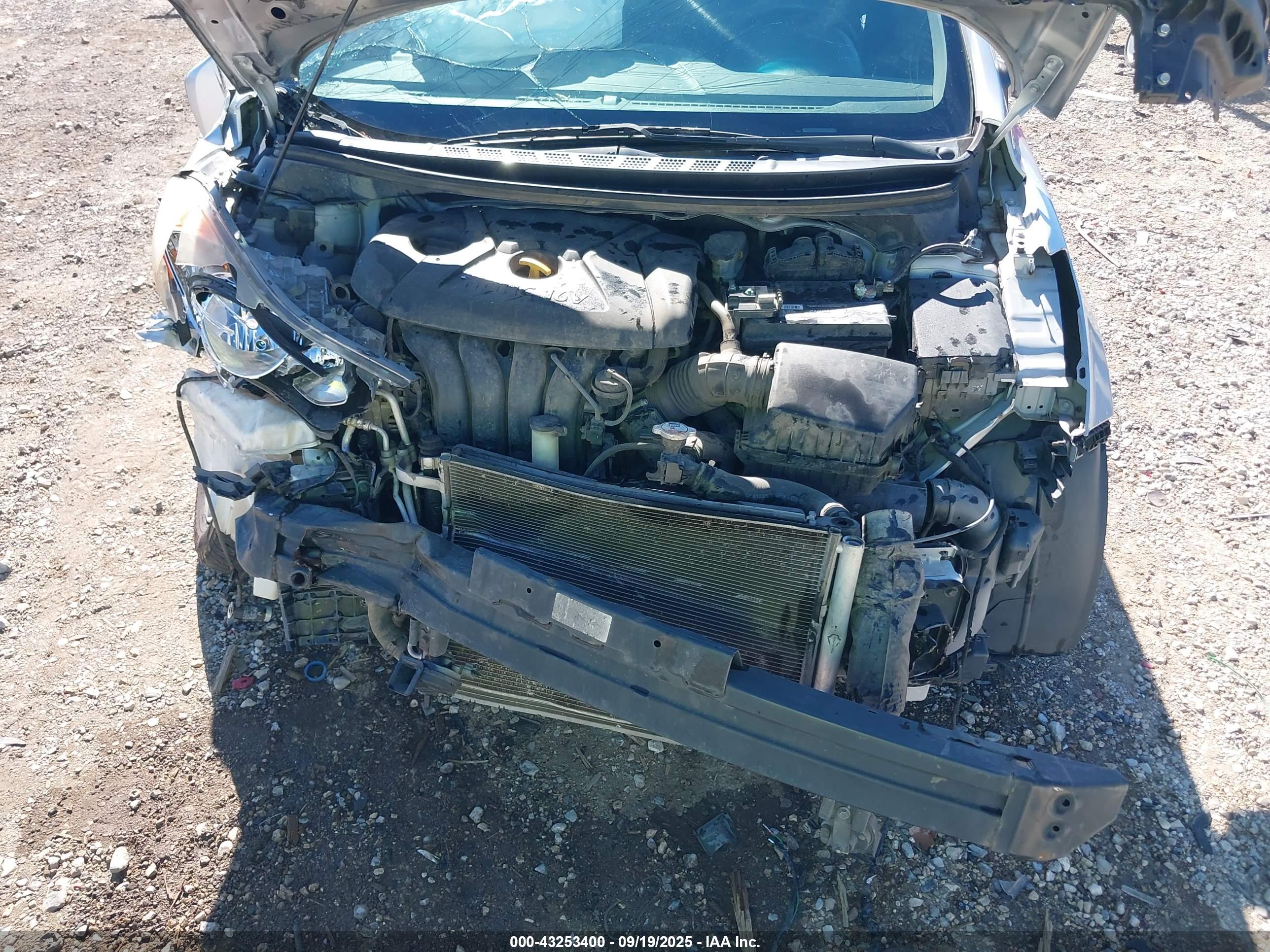 HYUNDAI ELANTRA image 10