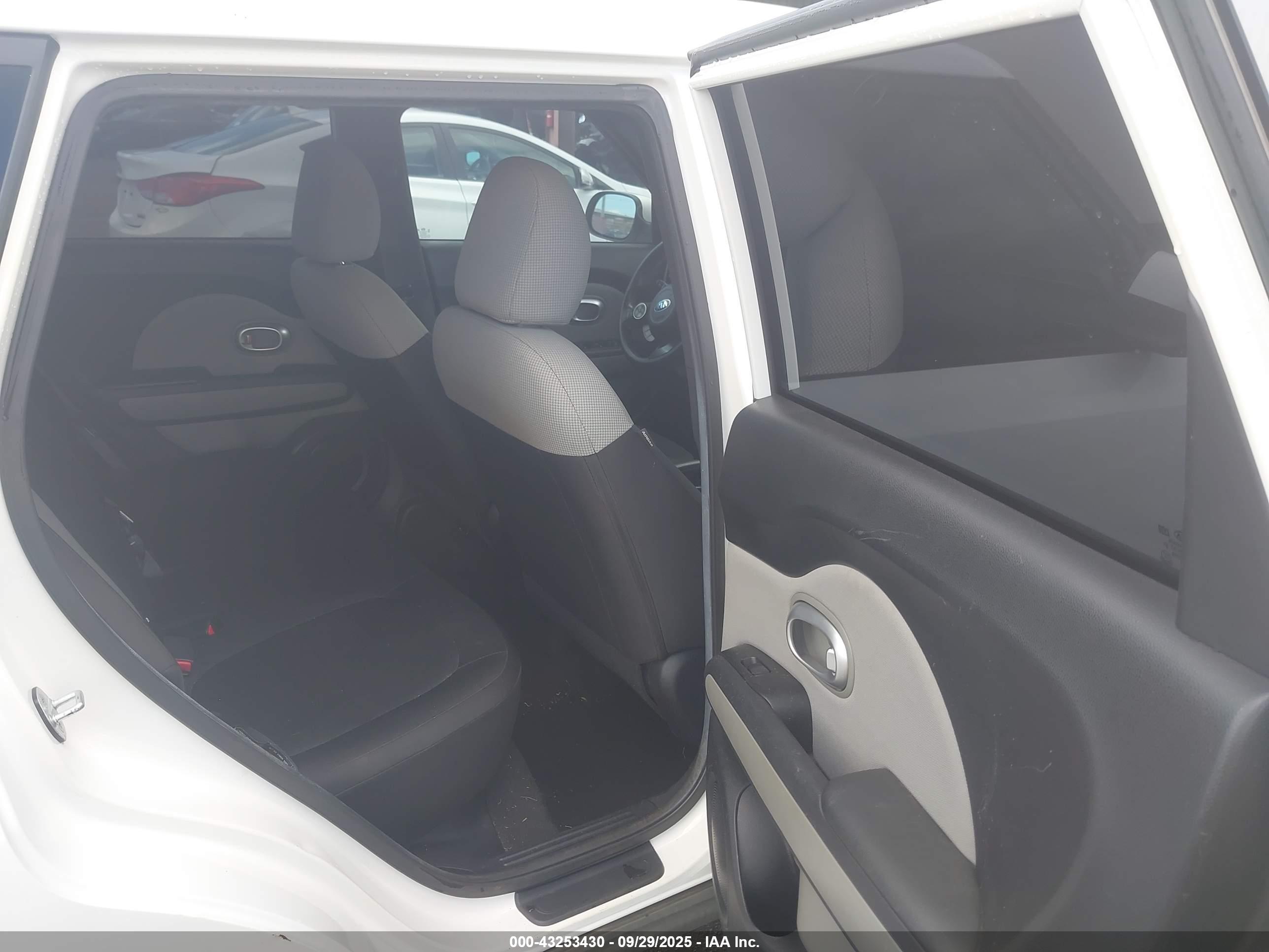 KIA SOUL image 8
