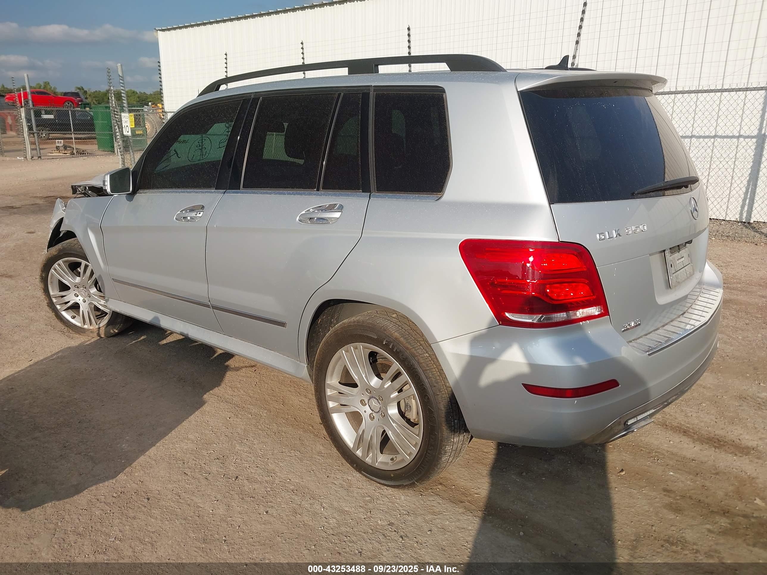 MERCEDES-BENZ GLK image 3