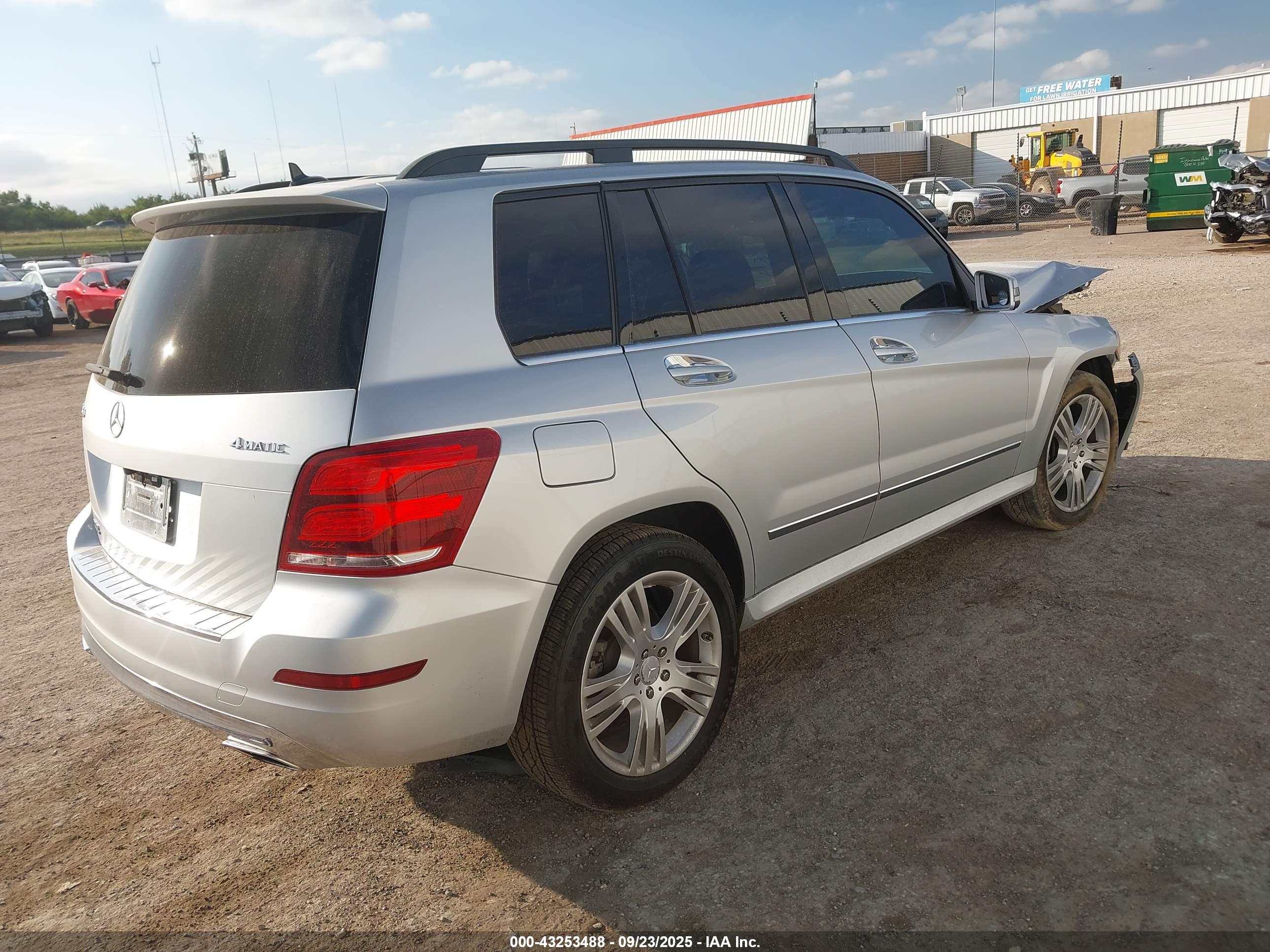 MERCEDES-BENZ GLK image 4