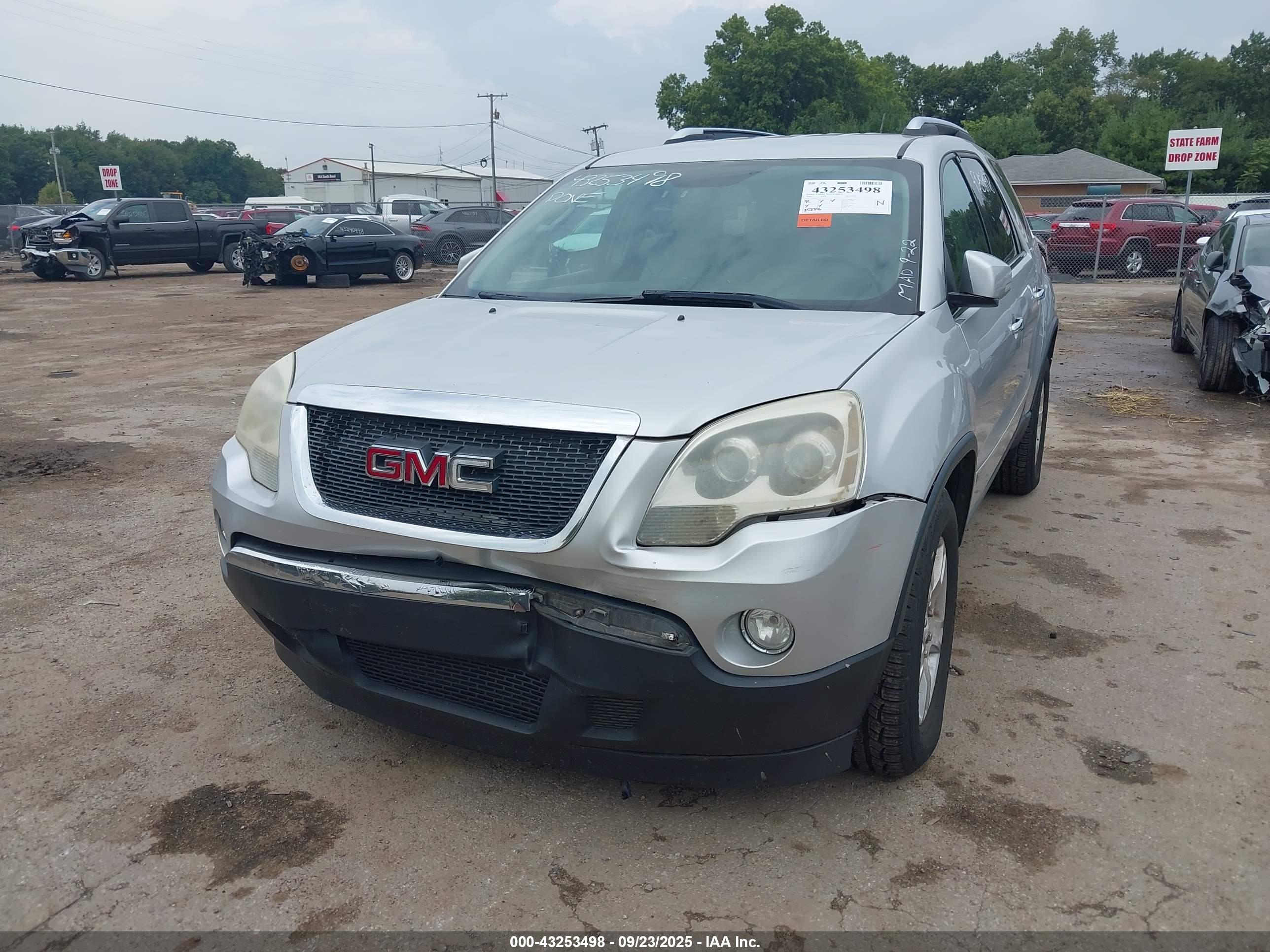 GMC ACADIA image 6
